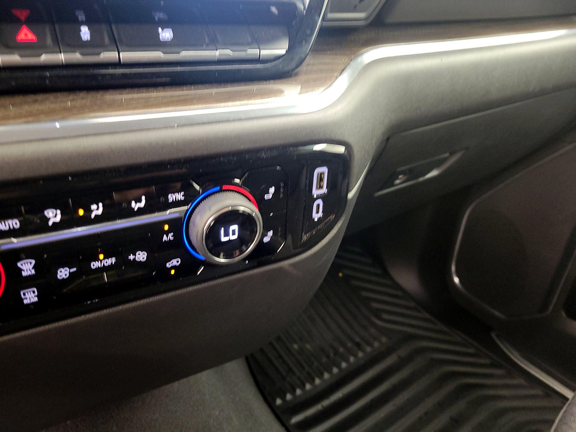 Thumbnail: 2024 Chevrolet Silverado 1500 - 18