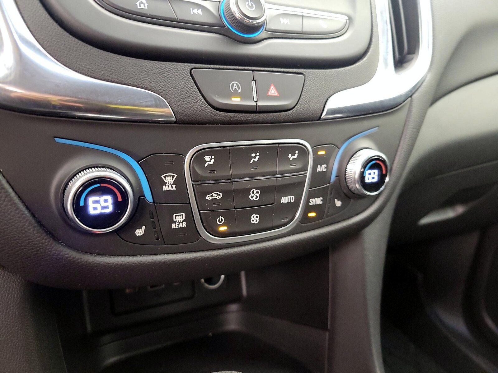 2024 Chevrolet Equinox LT - Photo 17