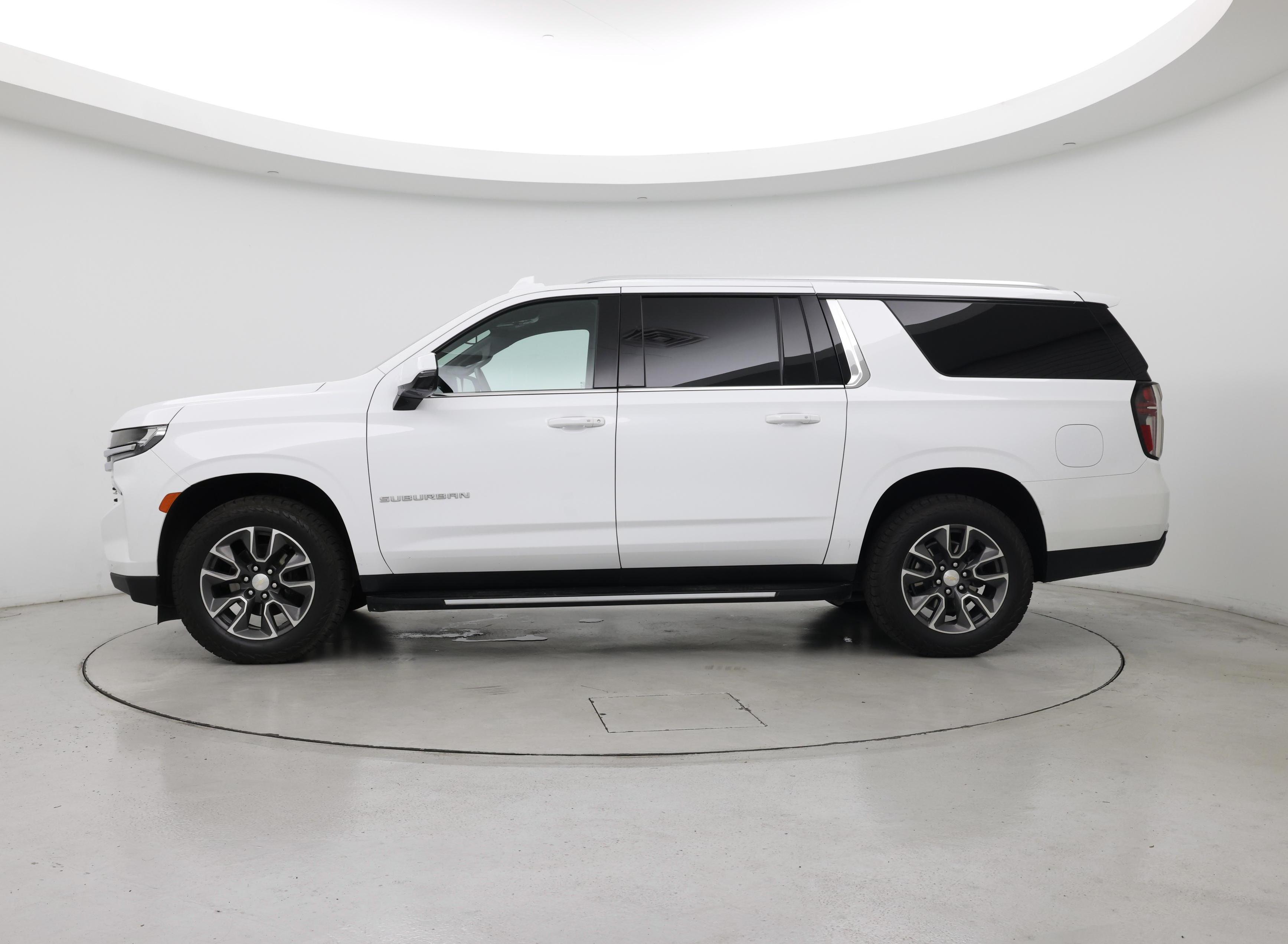 Thumbnail: 2023 Chevrolet Suburban - 3