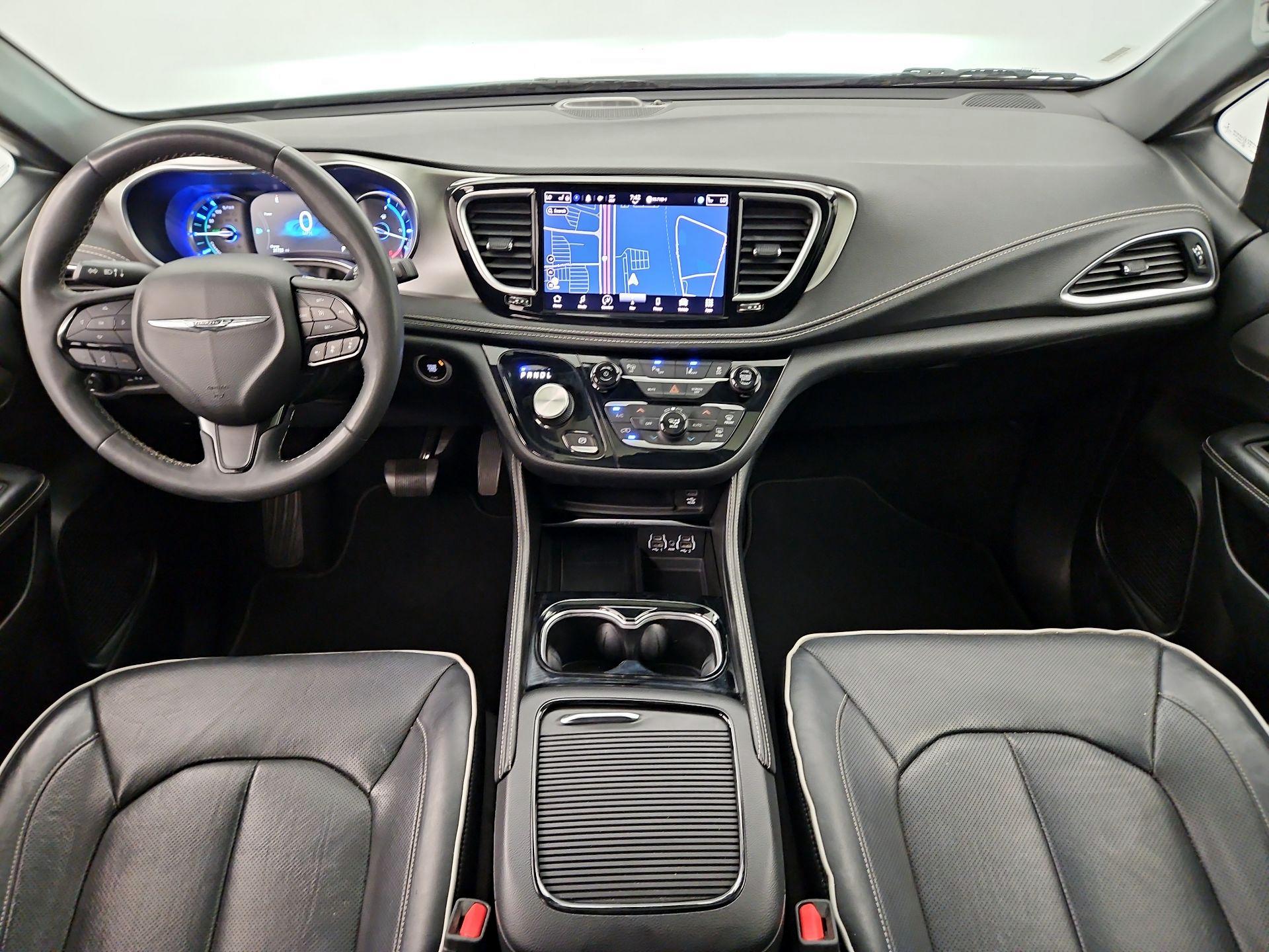 Thumbnail: 2022 Chrysler Pacifica - 9
