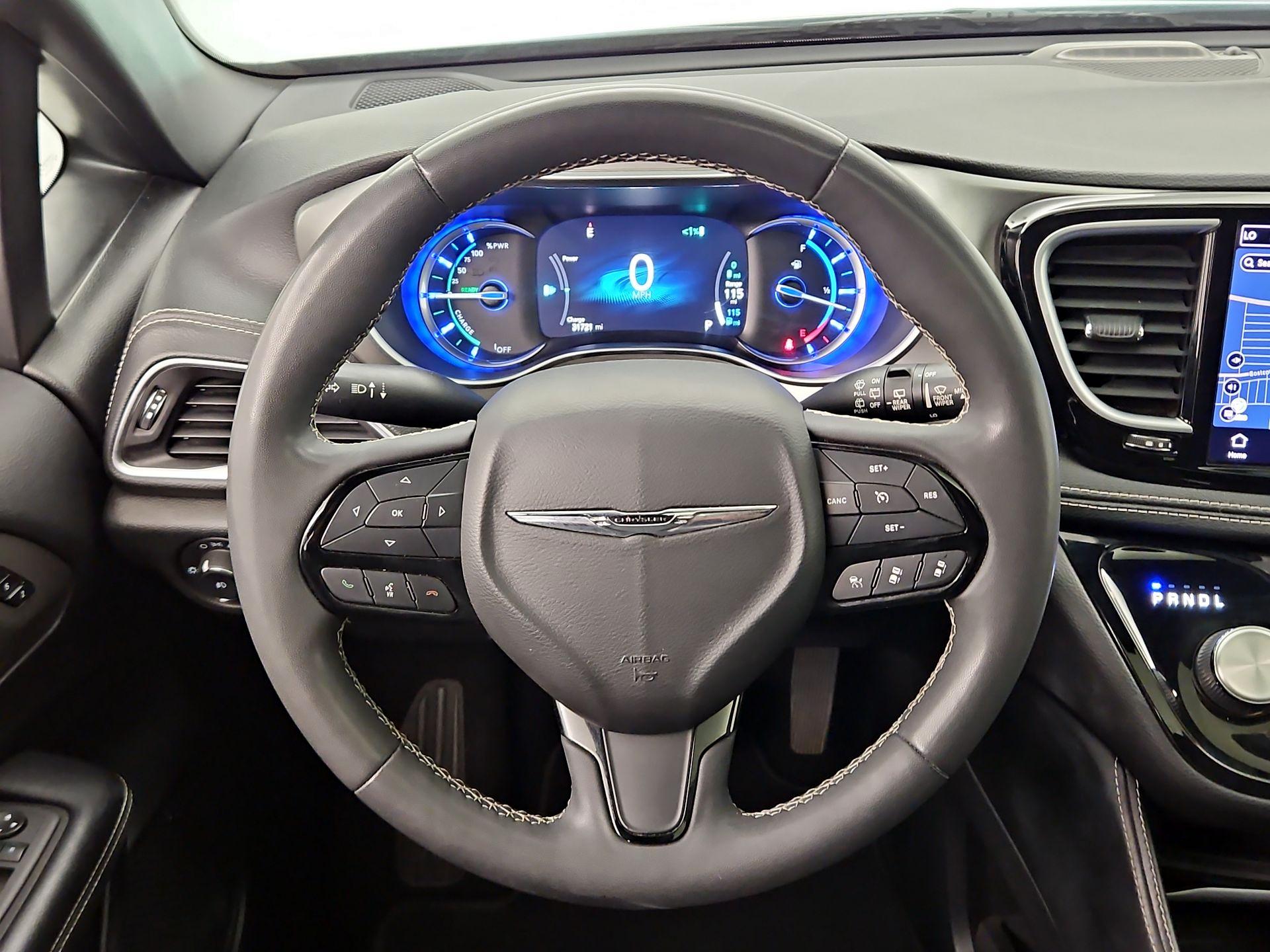 Thumbnail: 2022 Chrysler Pacifica - 10