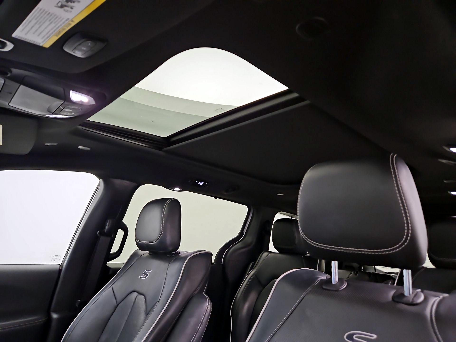 Thumbnail: 2022 Chrysler Pacifica - 20