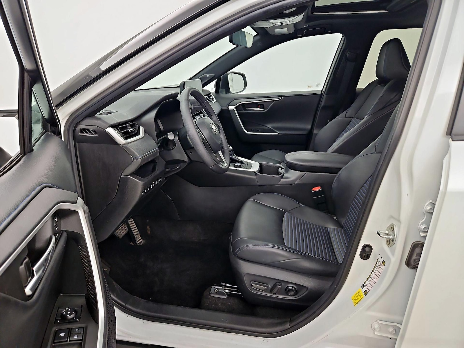 2023 Toyota RAV4 XSE - Photo 12