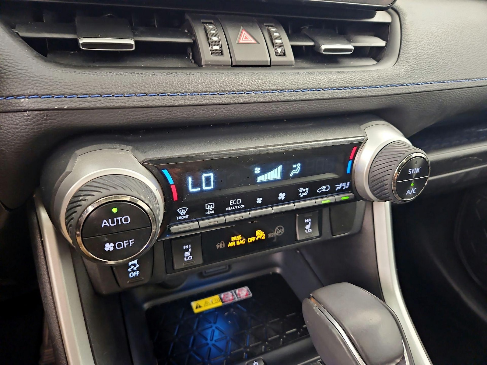 2023 Toyota RAV4 XSE - Photo 17