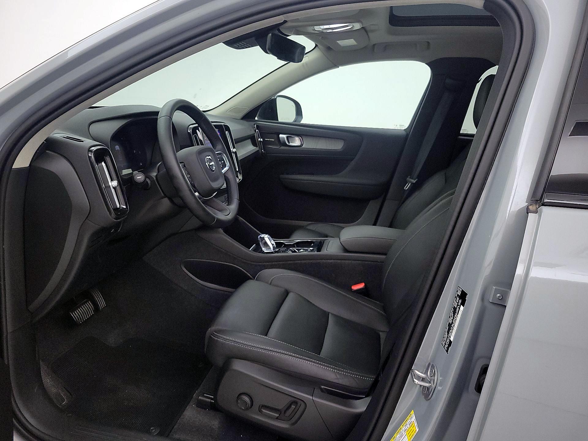 Thumbnail: 2024 Volvo XC40 - 11