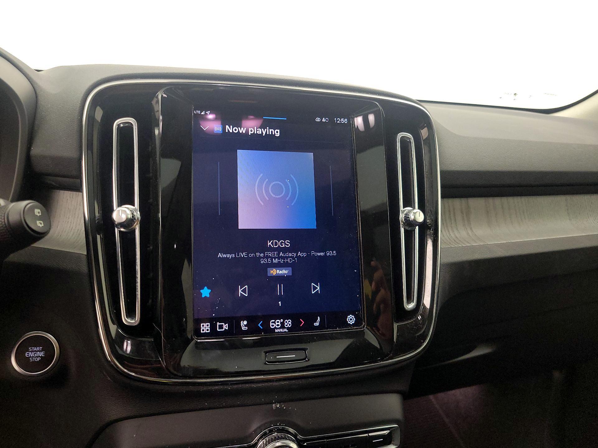 Thumbnail: 2024 Volvo XC40 - 16