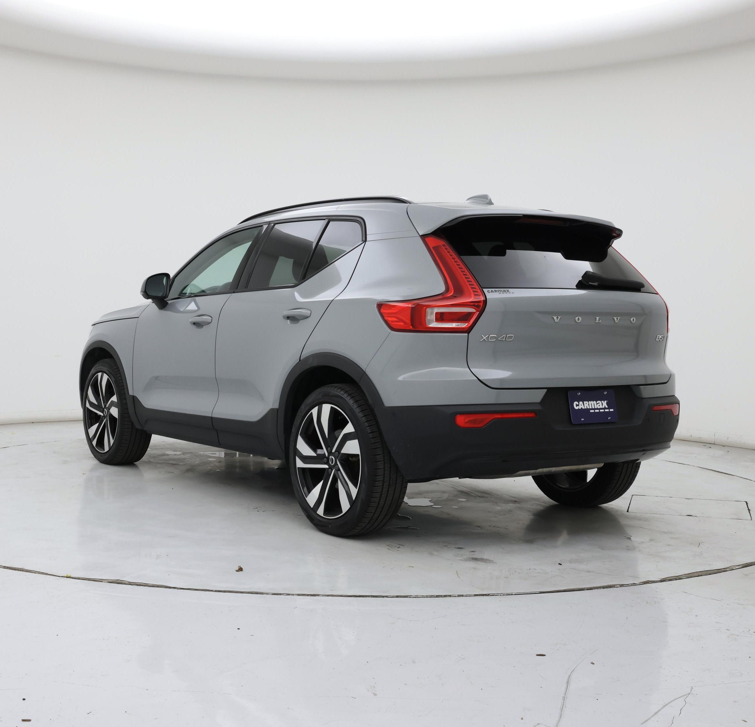 Thumbnail: 2024 Volvo XC40 - 2