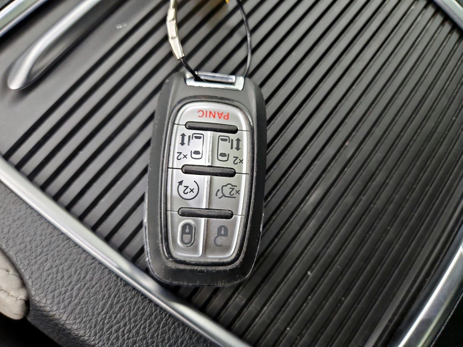 2023 Chrysler Pacifica Limited - Photo 27