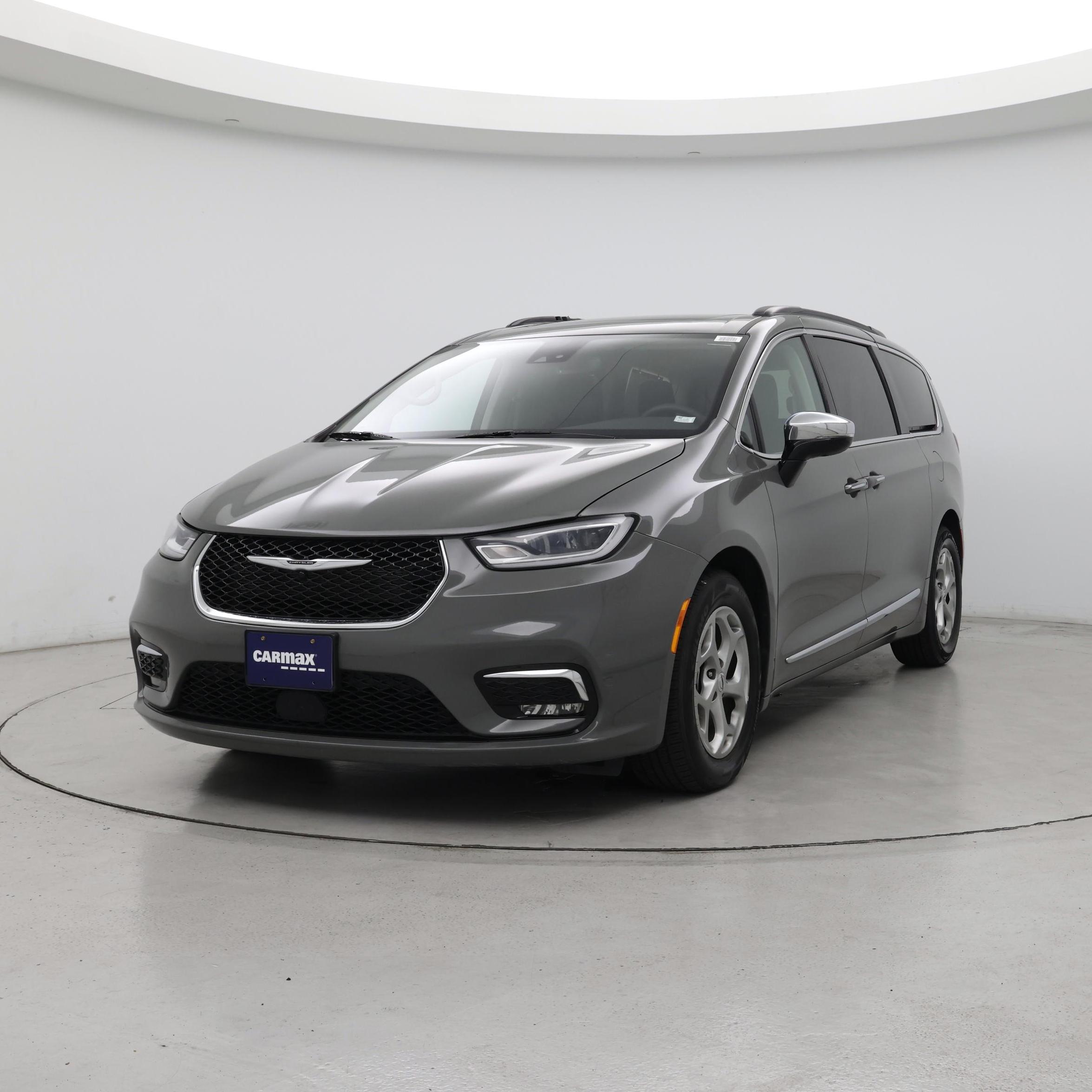 Thumbnail: 2023 Chrysler Pacifica - 4