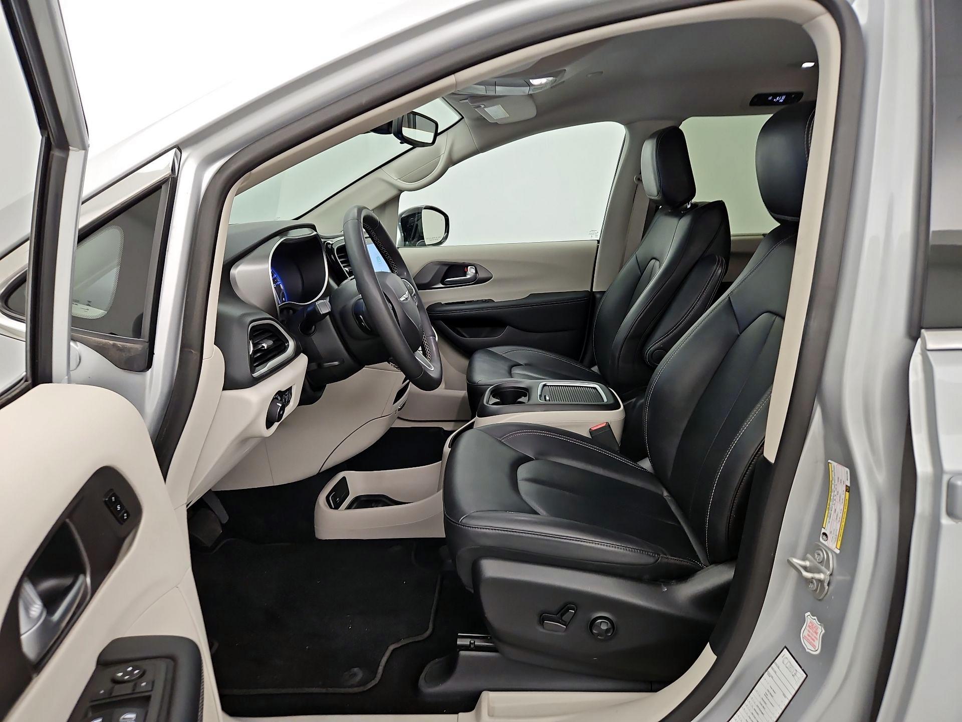 Thumbnail: 2024 Chrysler Pacifica - 11