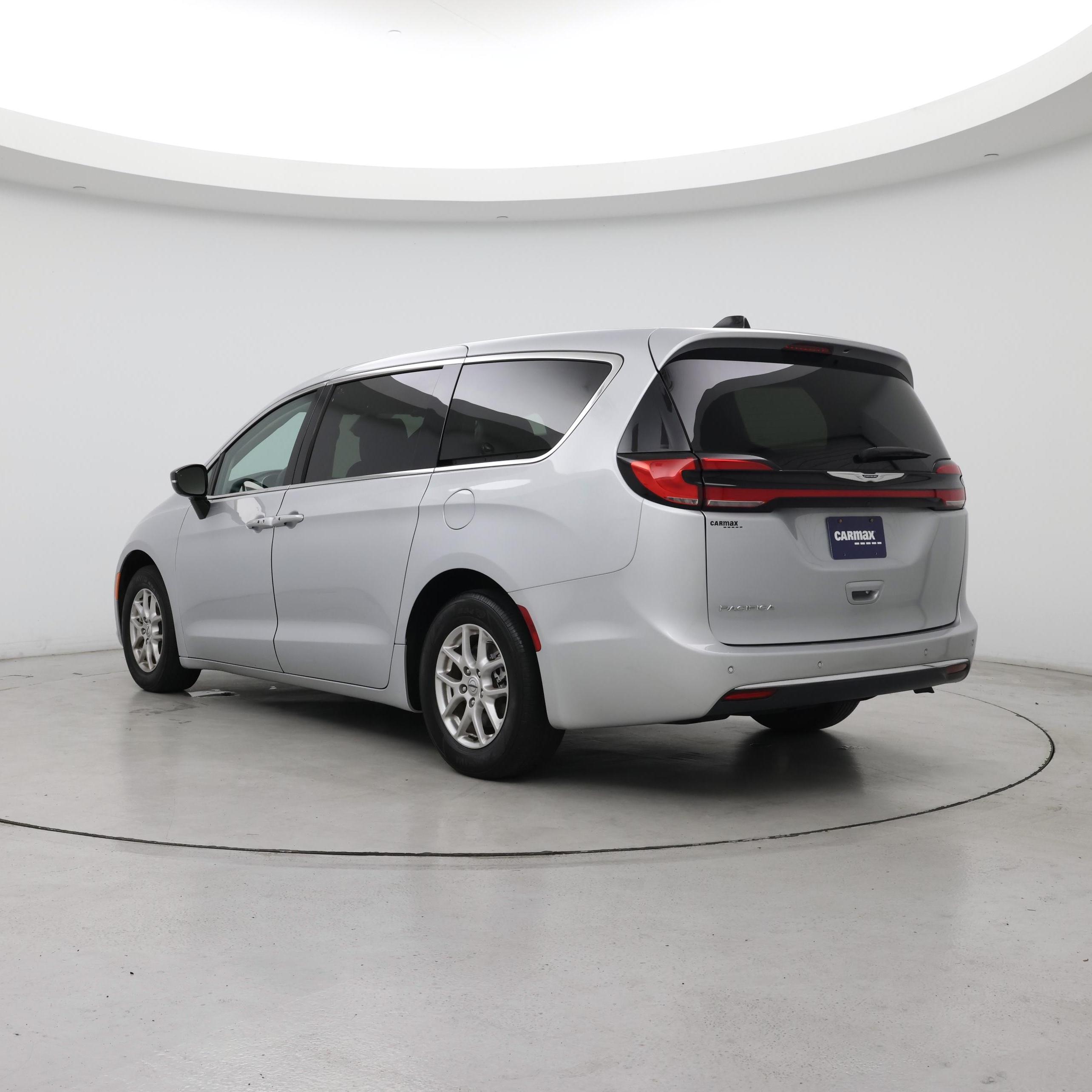 Thumbnail: 2024 Chrysler Pacifica - 2