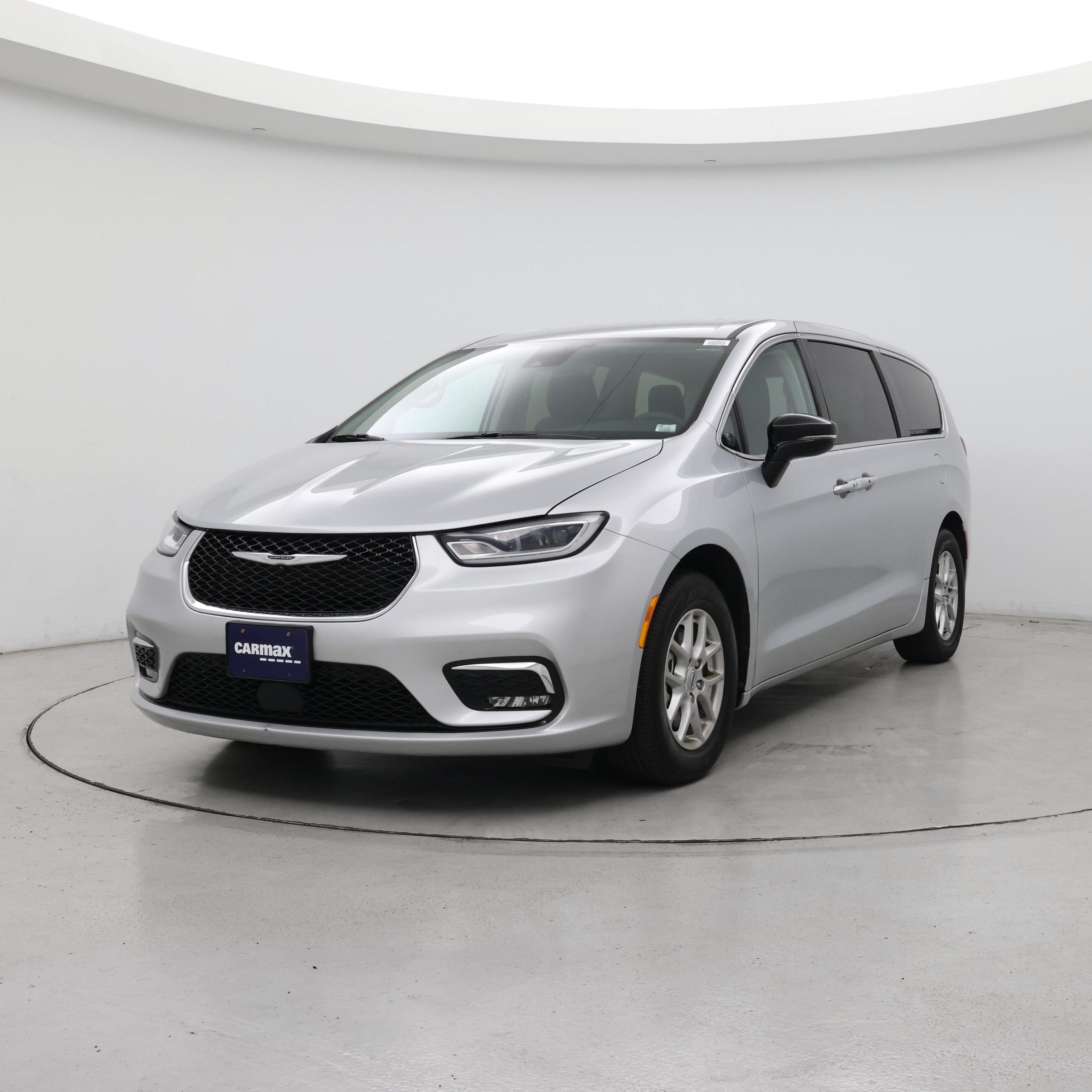 Thumbnail: 2024 Chrysler Pacifica - 4