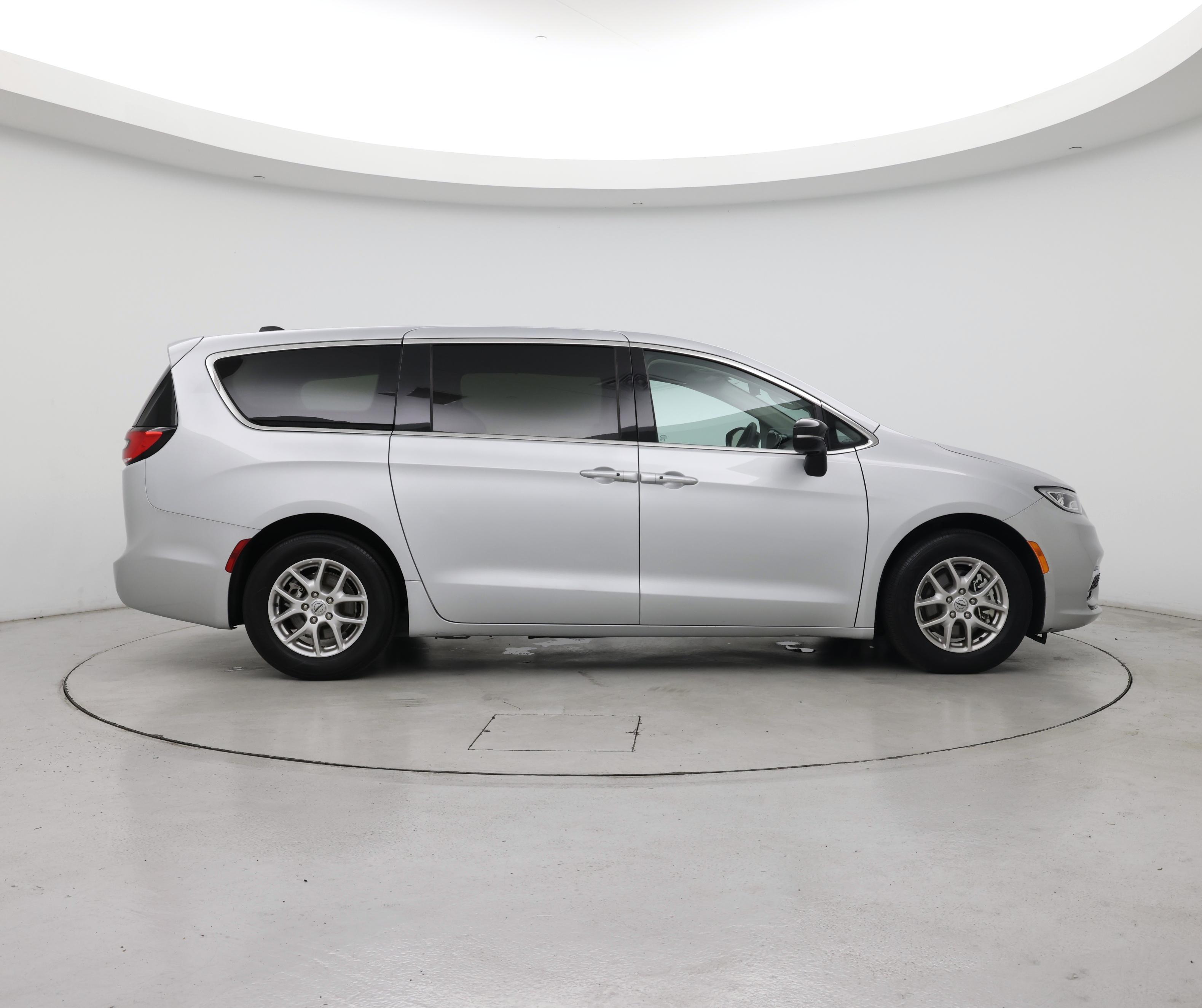 Thumbnail: 2024 Chrysler Pacifica - 7