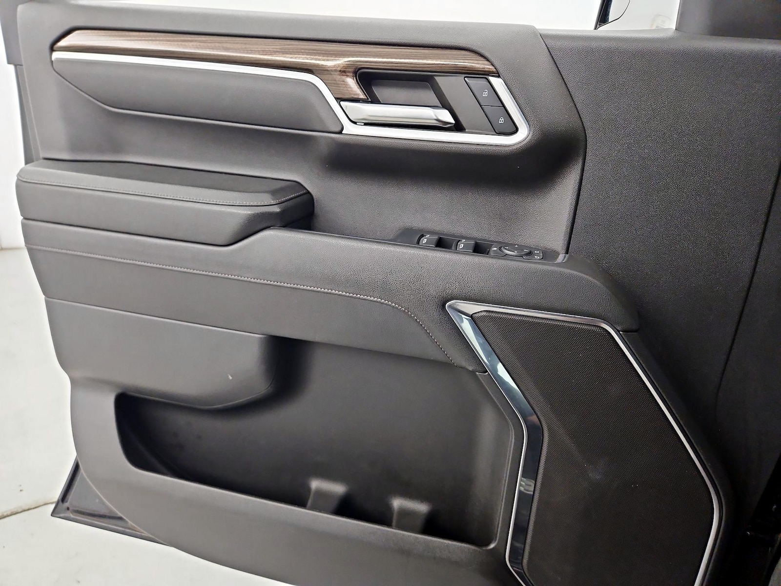 2023 Chevrolet Silverado 1500 LT - Photo 13