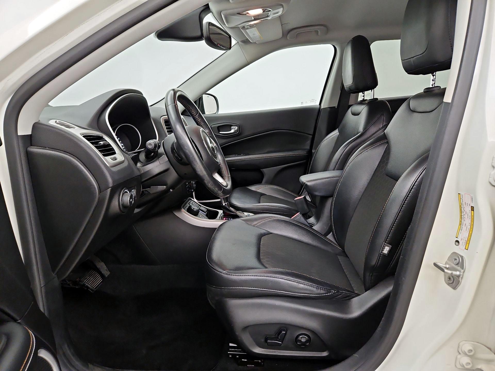 Thumbnail: 2020 Jeep Compass - 11