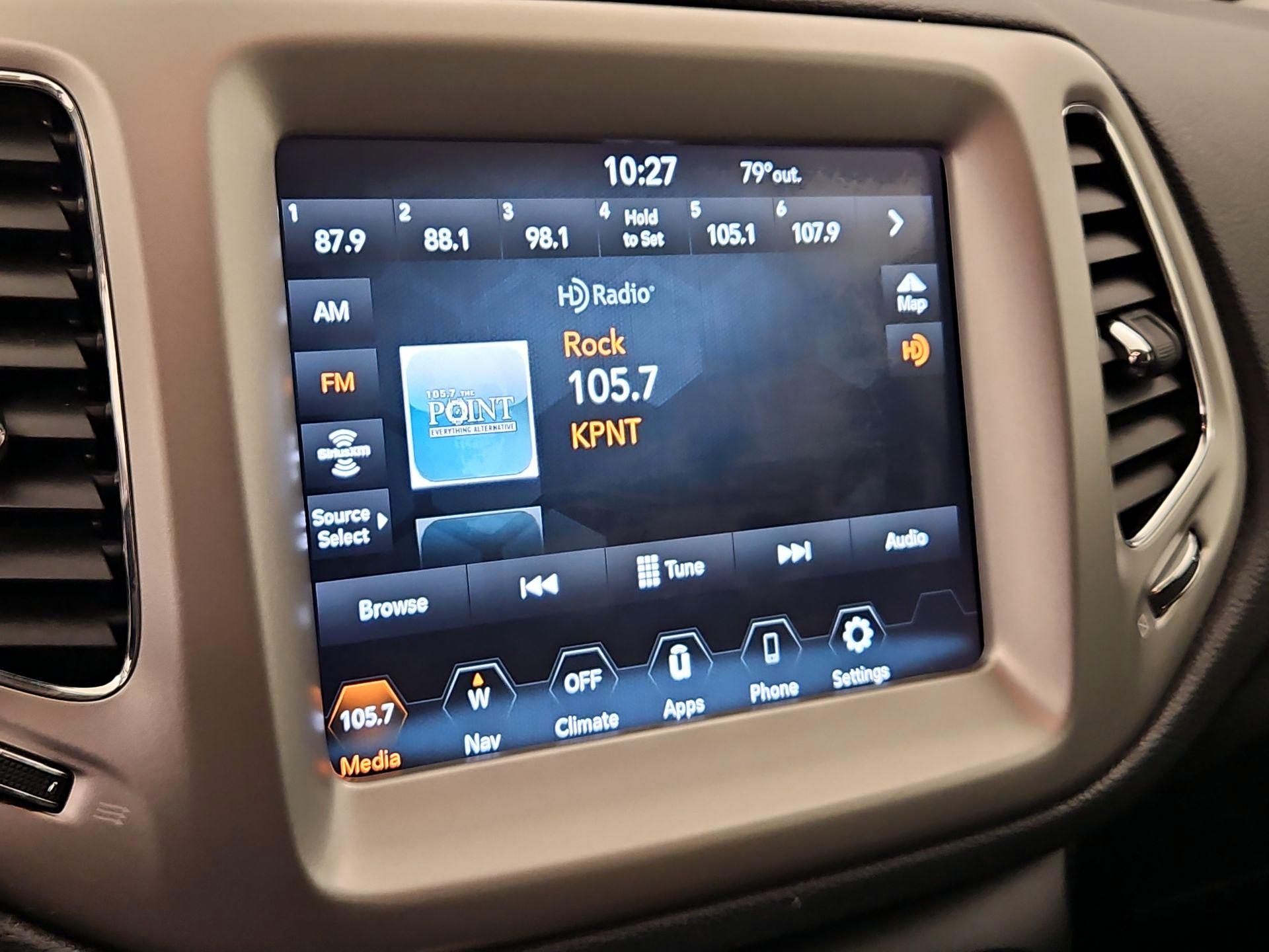 Thumbnail: 2020 Jeep Compass - 16