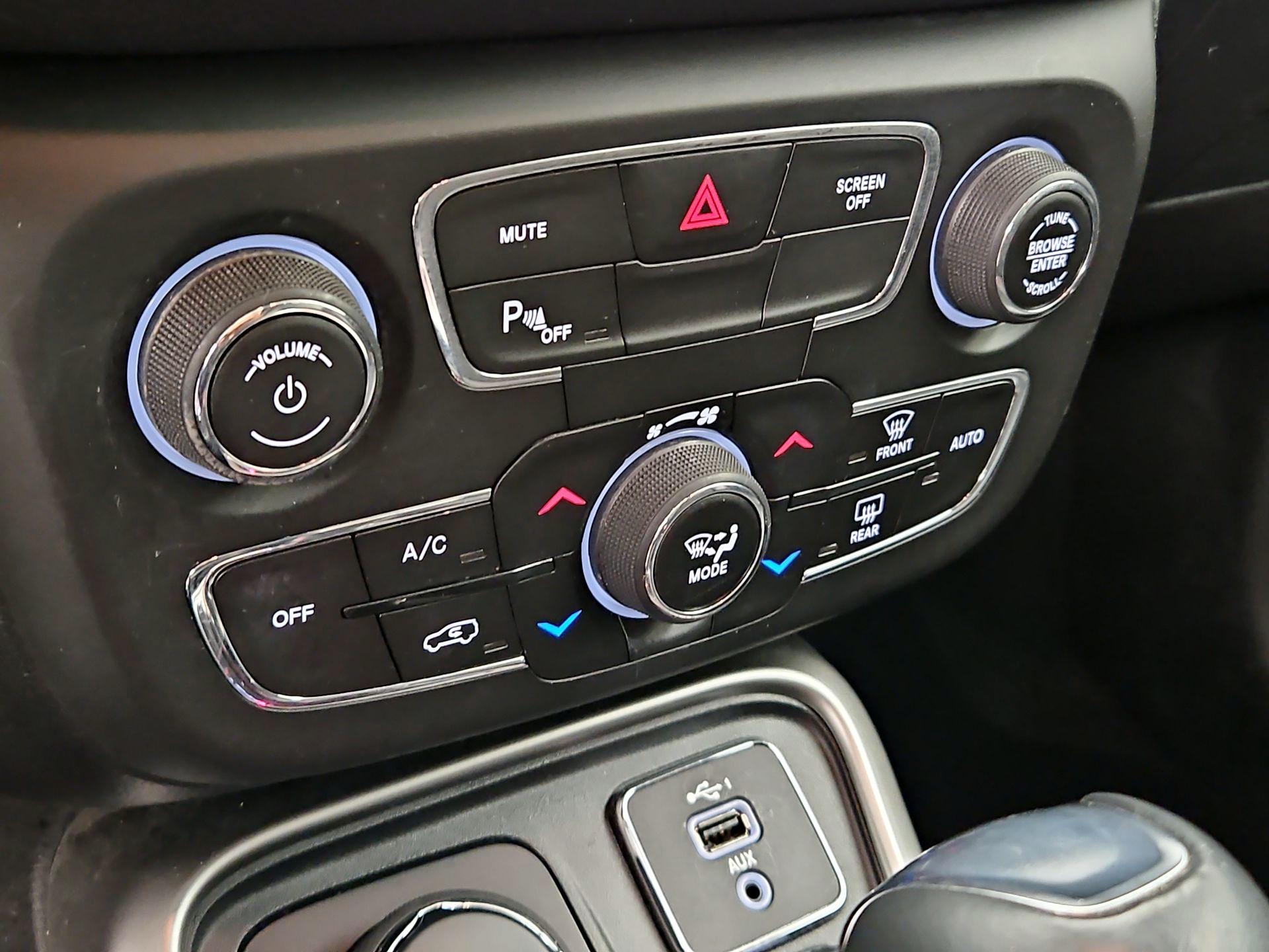 Thumbnail: 2020 Jeep Compass - 17