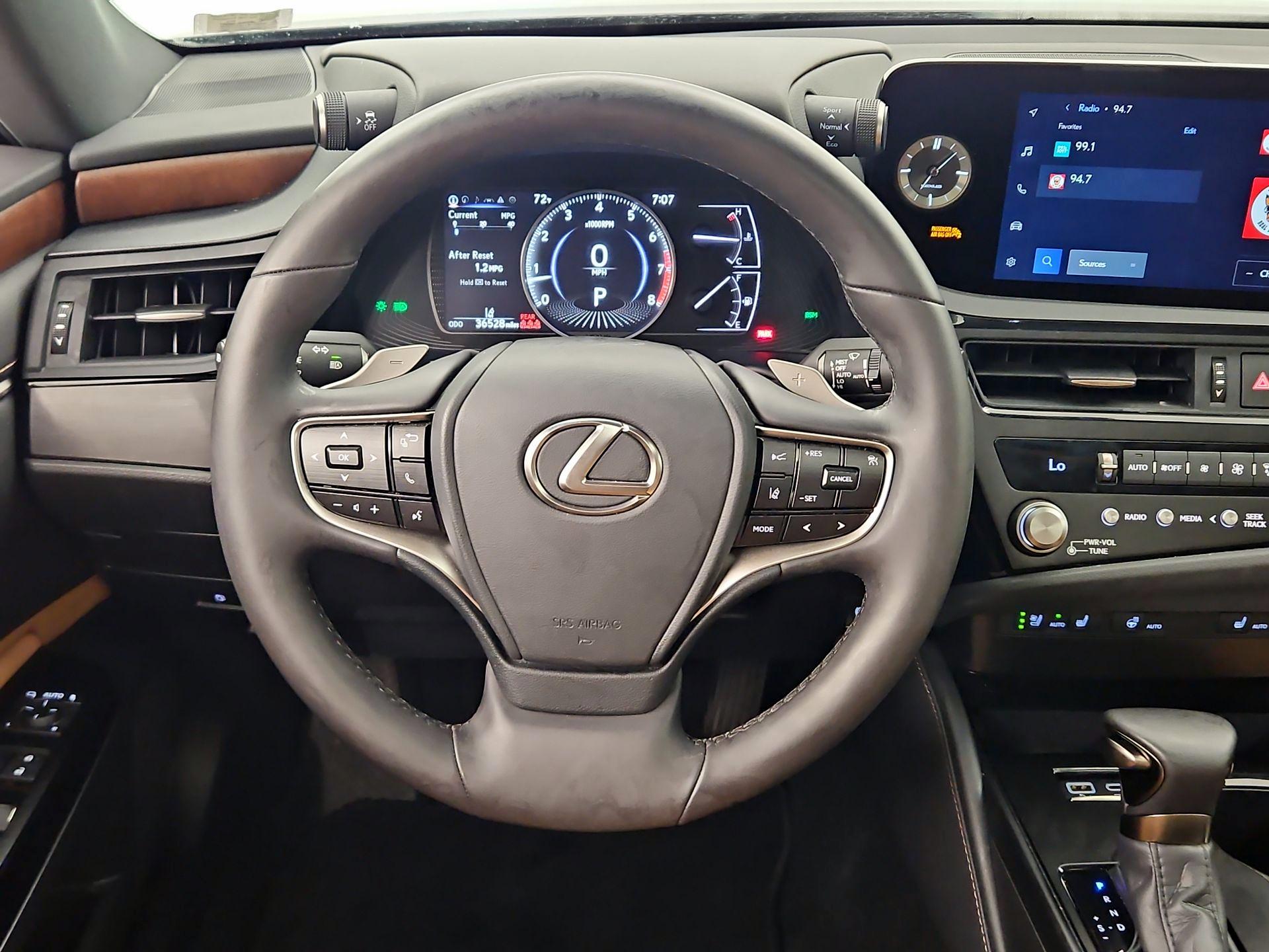 Thumbnail: 2025 Lexus ES - 10