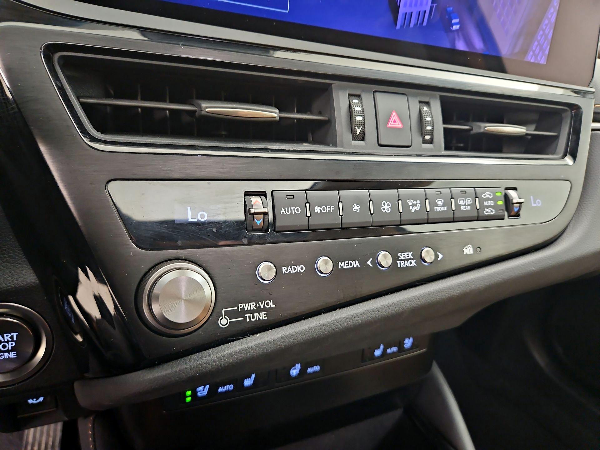 Thumbnail: 2025 Lexus ES - 15