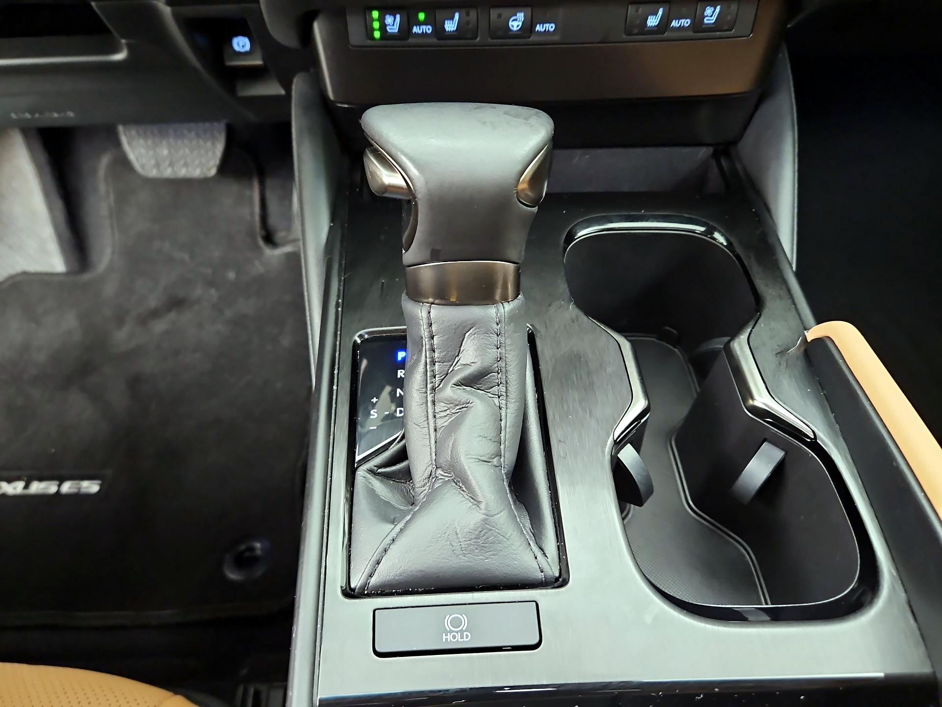 Thumbnail: 2025 Lexus ES - 16