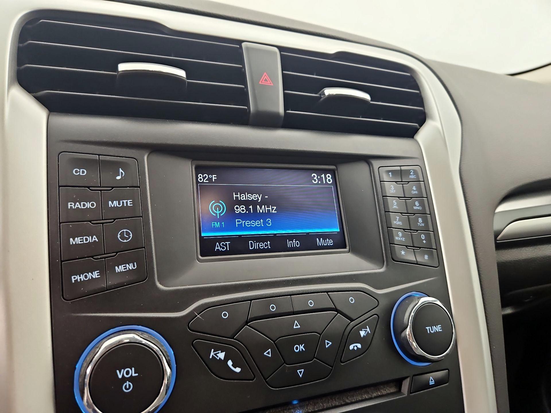 Thumbnail: 2014 Ford Fusion - 14