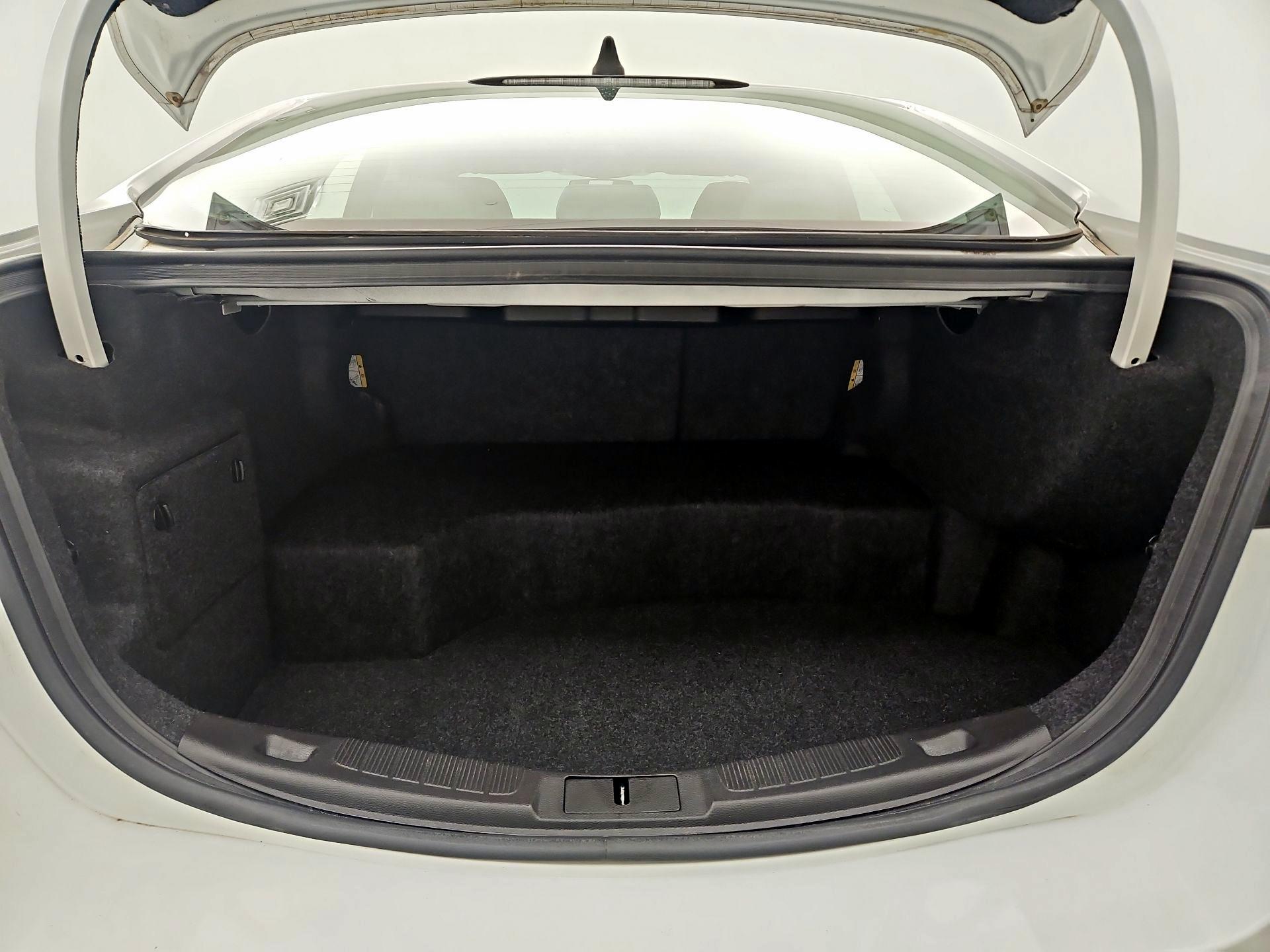 Thumbnail: 2014 Ford Fusion - 19