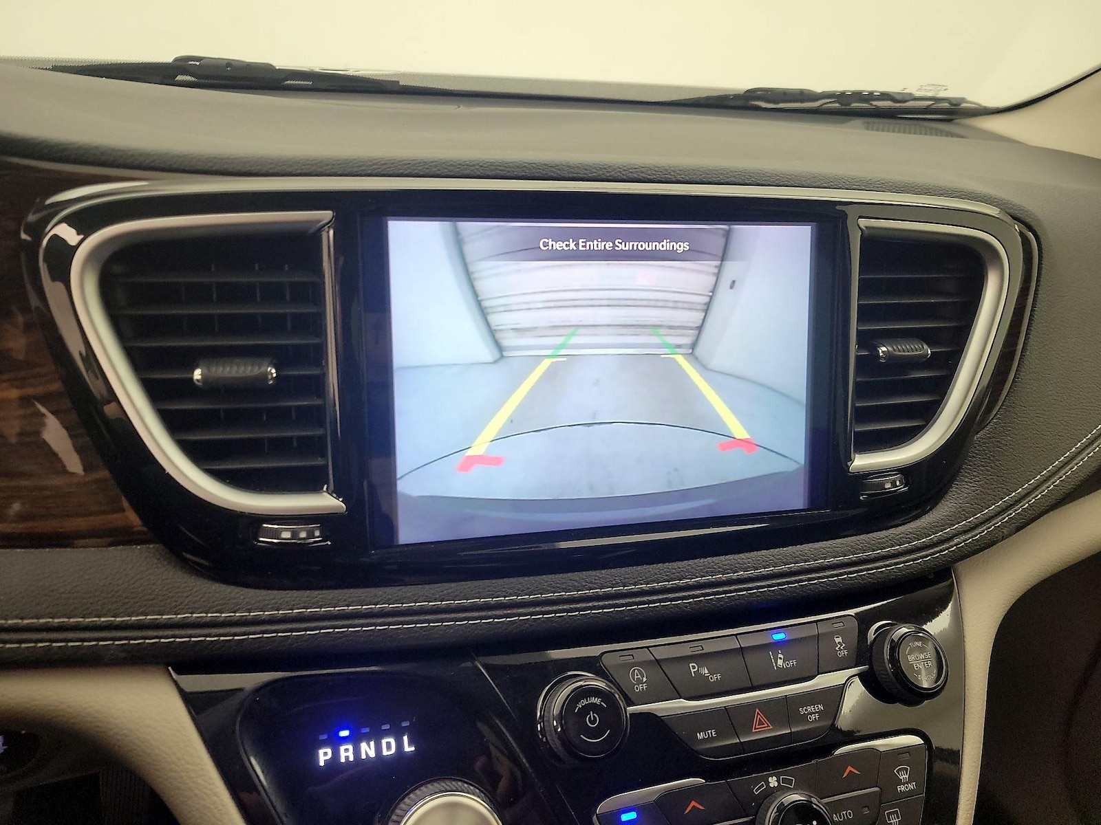 2023 Chrysler Pacifica Limited - Photo 15