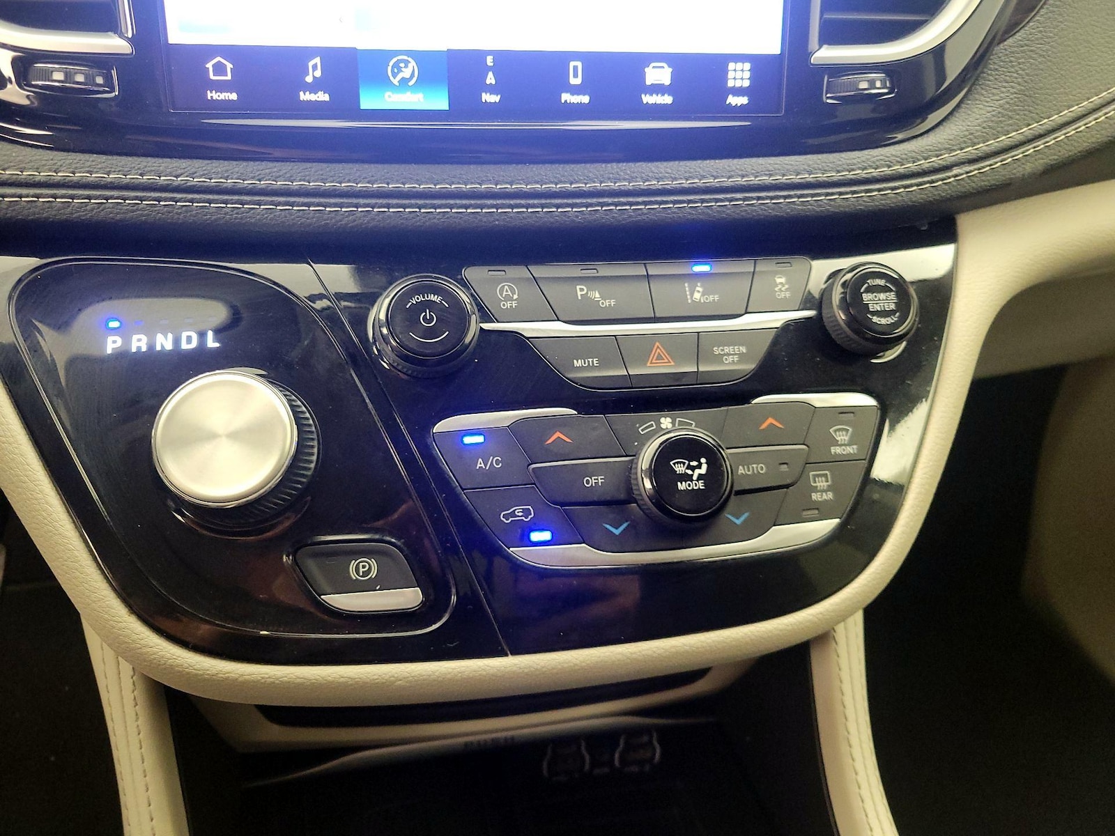 2023 Chrysler Pacifica Limited - Photo 17