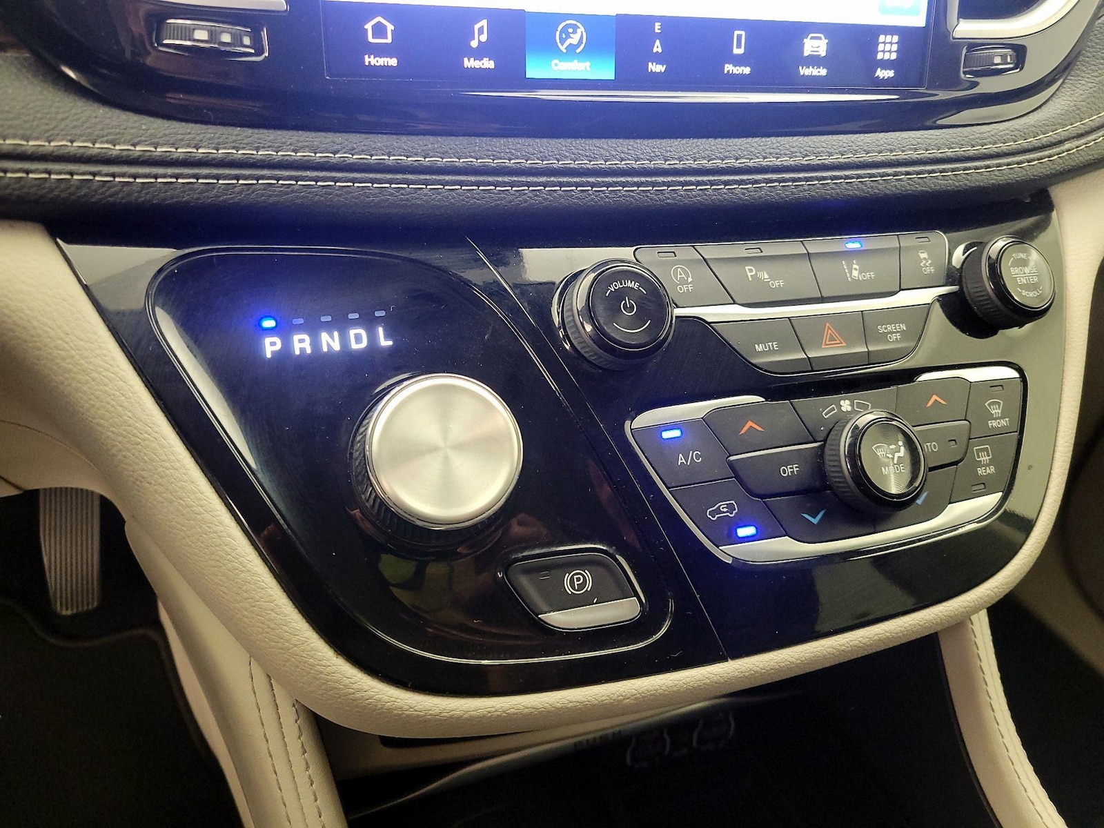 2023 Chrysler Pacifica Limited - Photo 18