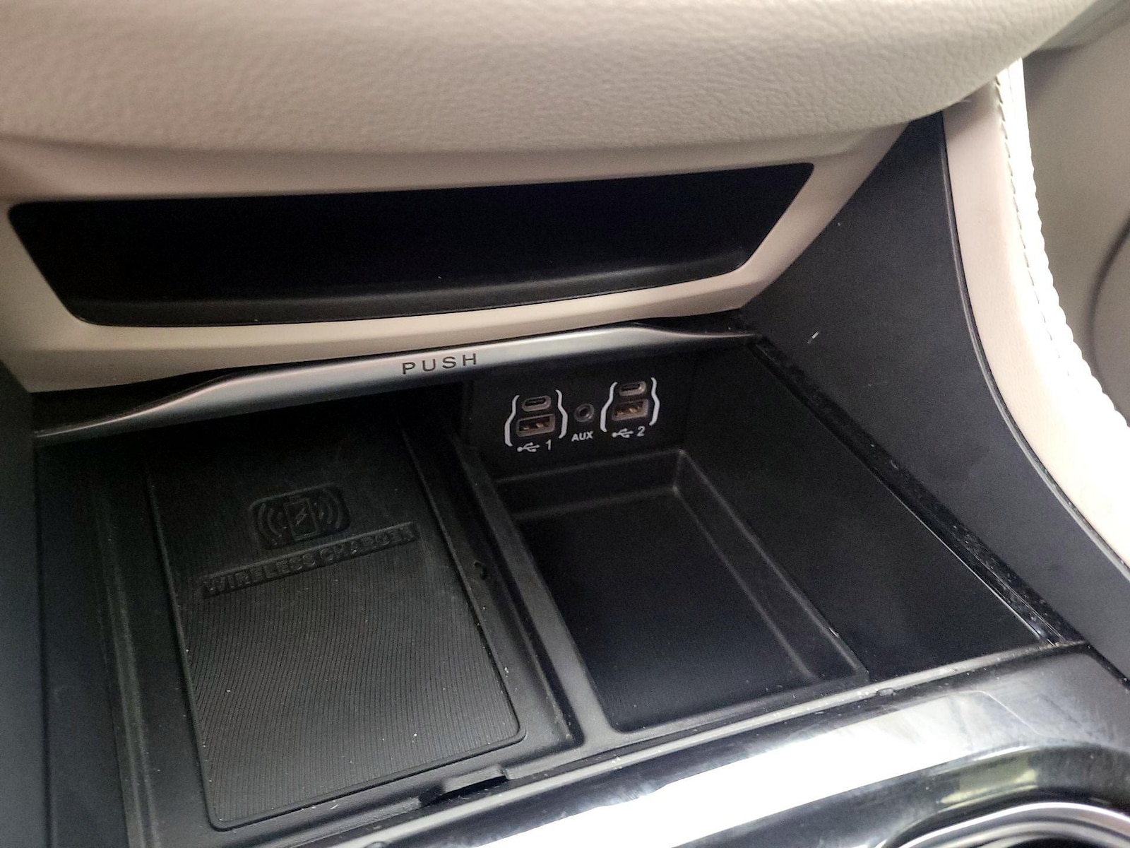 2023 Chrysler Pacifica Limited - Photo 19