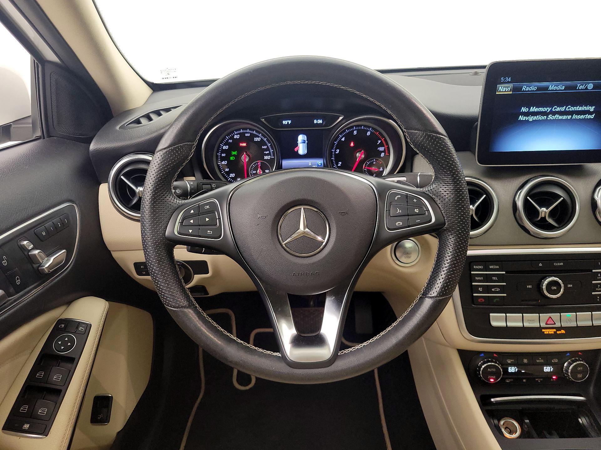 Thumbnail: 2020 Mercedes-Benz GLA - 10