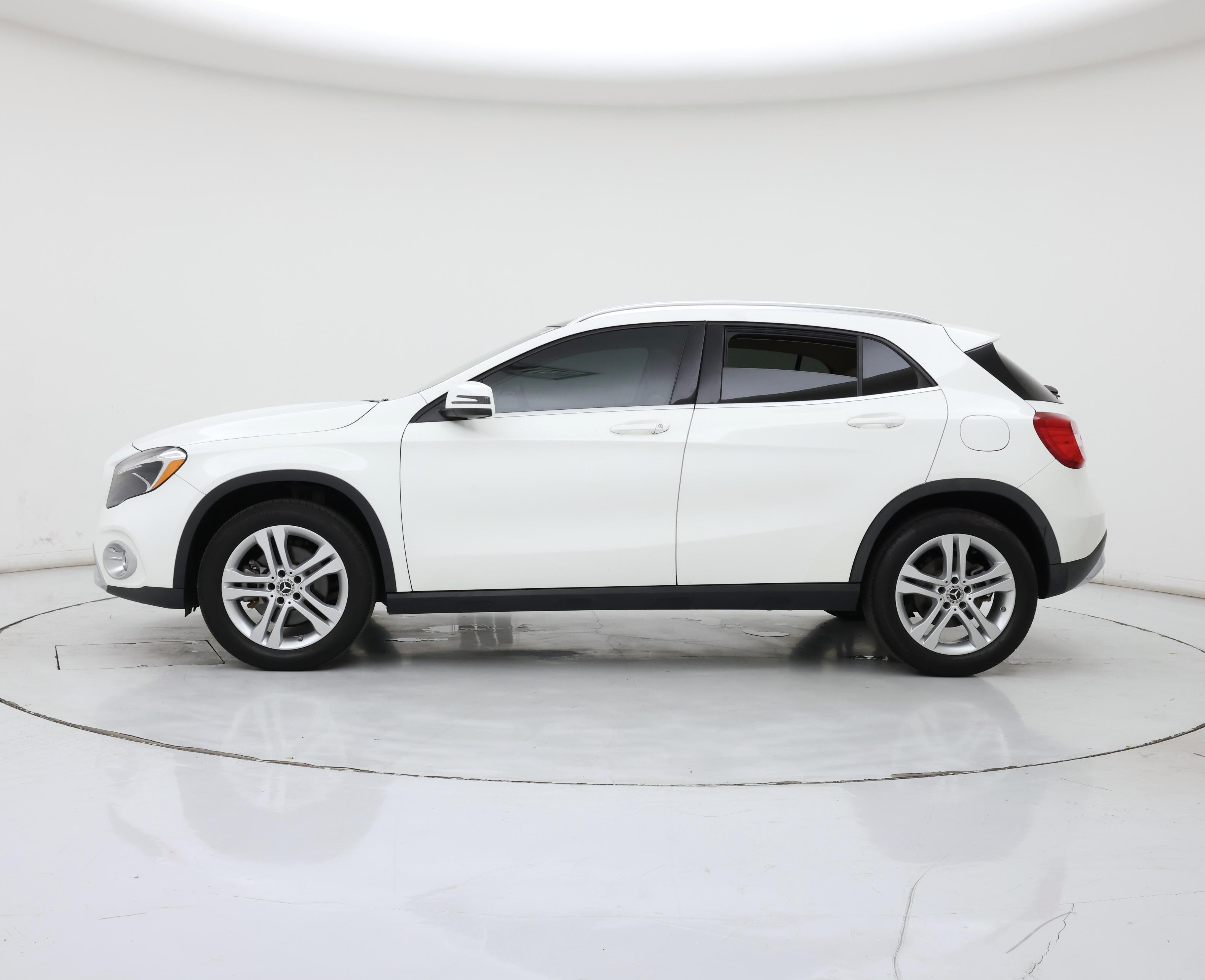 Thumbnail: 2020 Mercedes-Benz GLA - 3