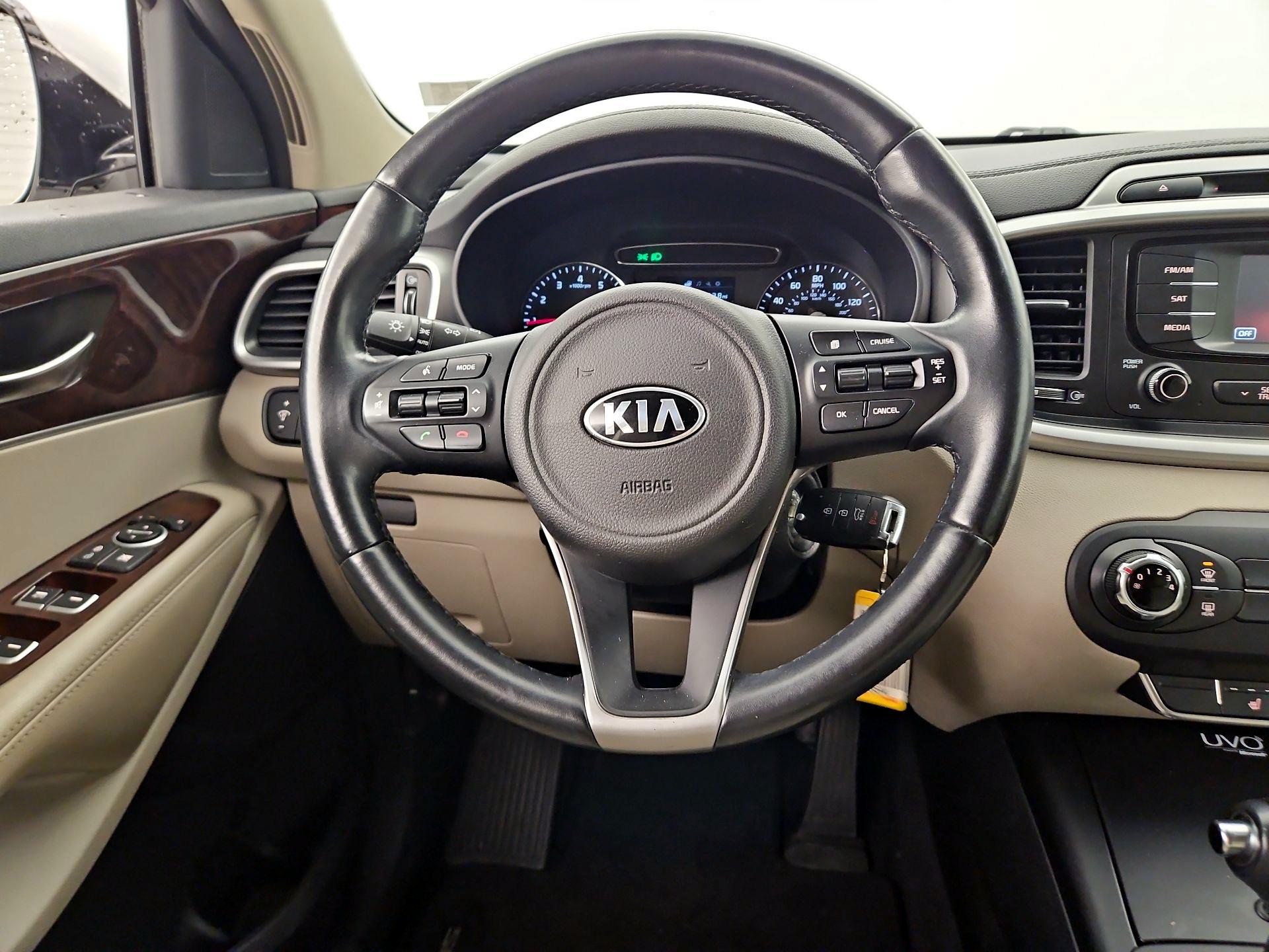 Thumbnail: 2016 Kia Sorento - 10