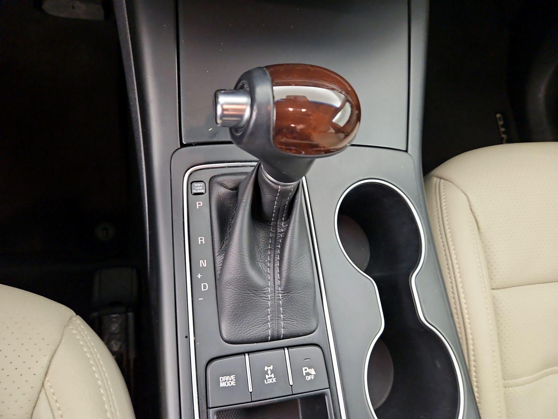 Thumbnail: 2016 Kia Sorento - 17