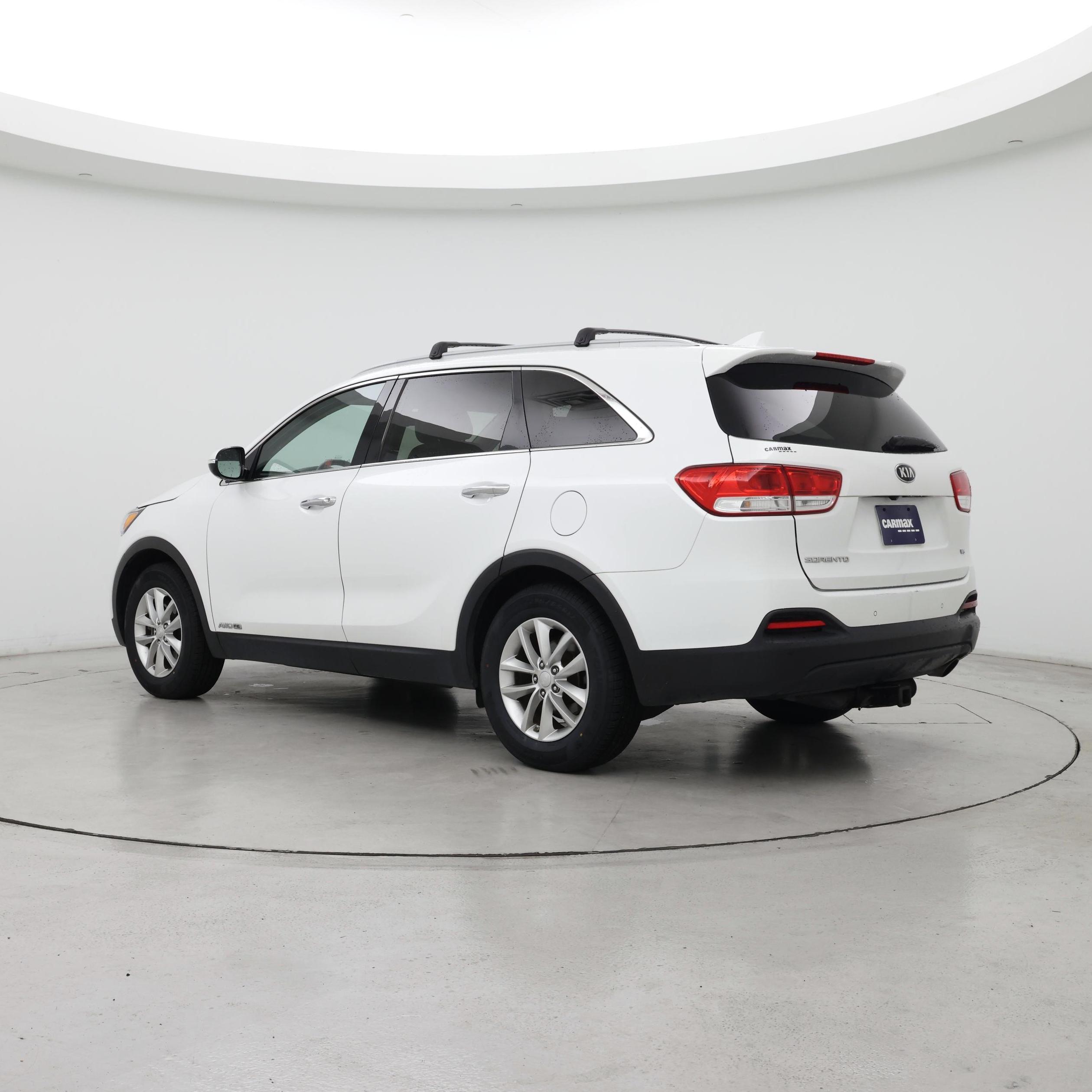Thumbnail: 2016 Kia Sorento - 2