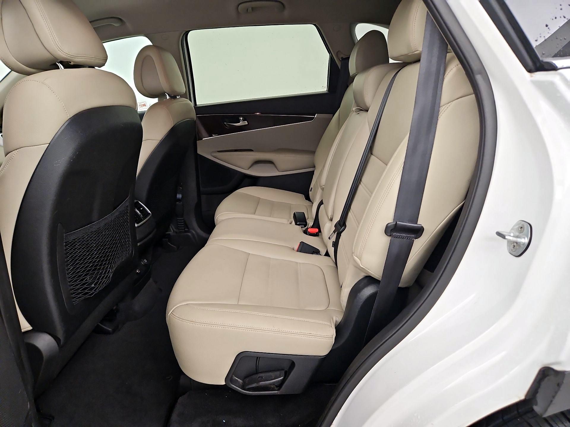 Thumbnail: 2016 Kia Sorento - 19