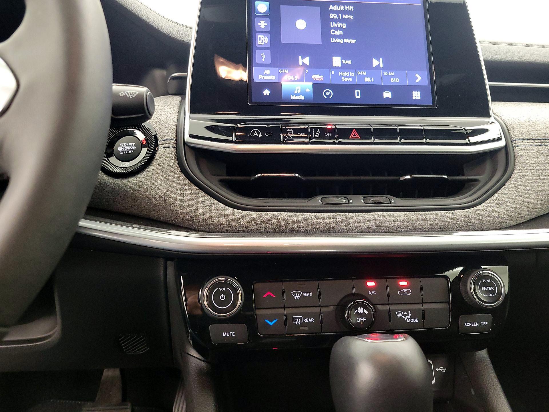 Thumbnail: 2025 Jeep Compass - 16