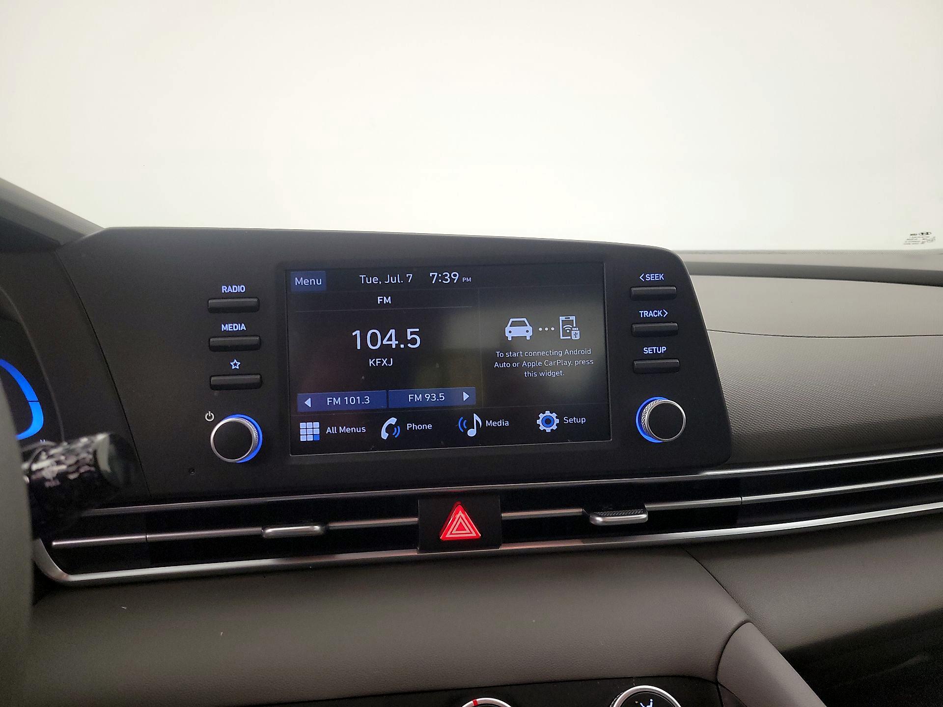 Thumbnail: 2025 Hyundai Elantra - 15