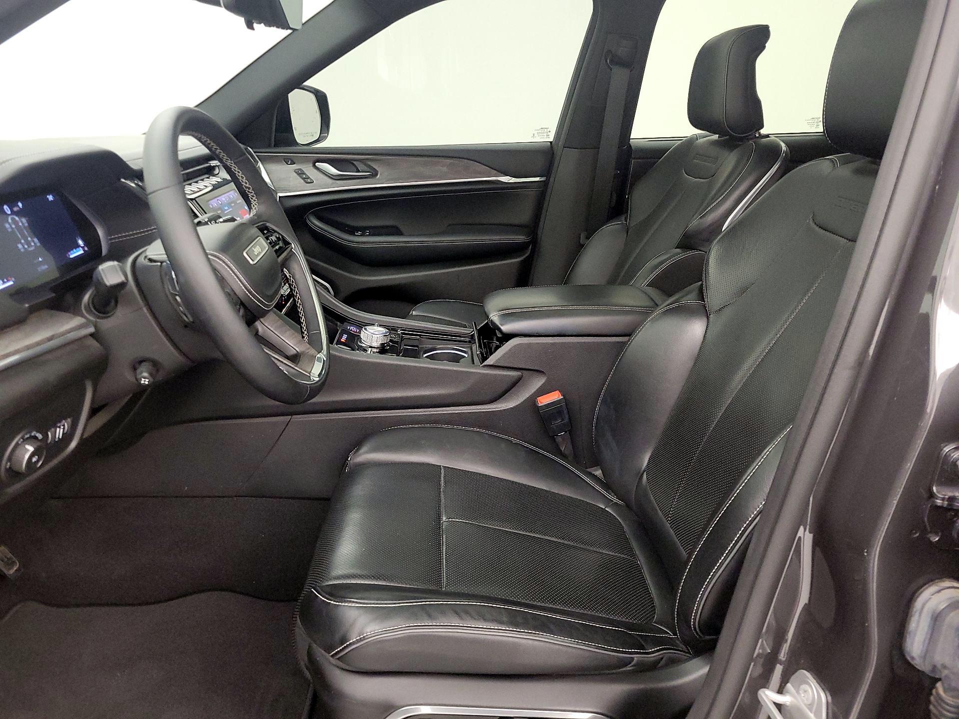 Thumbnail: 2022 Jeep Grand Cherokee - 11