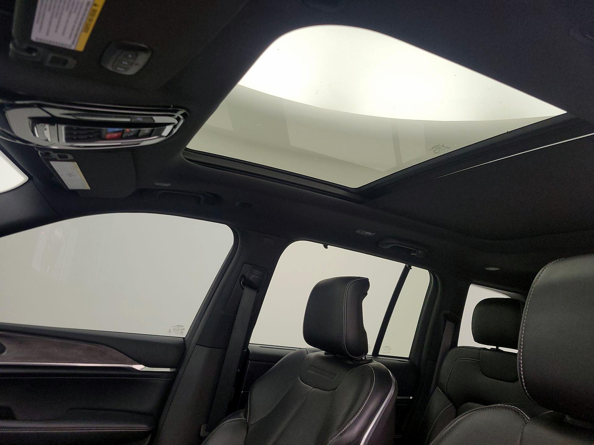 Thumbnail: 2022 Jeep Grand Cherokee - 20