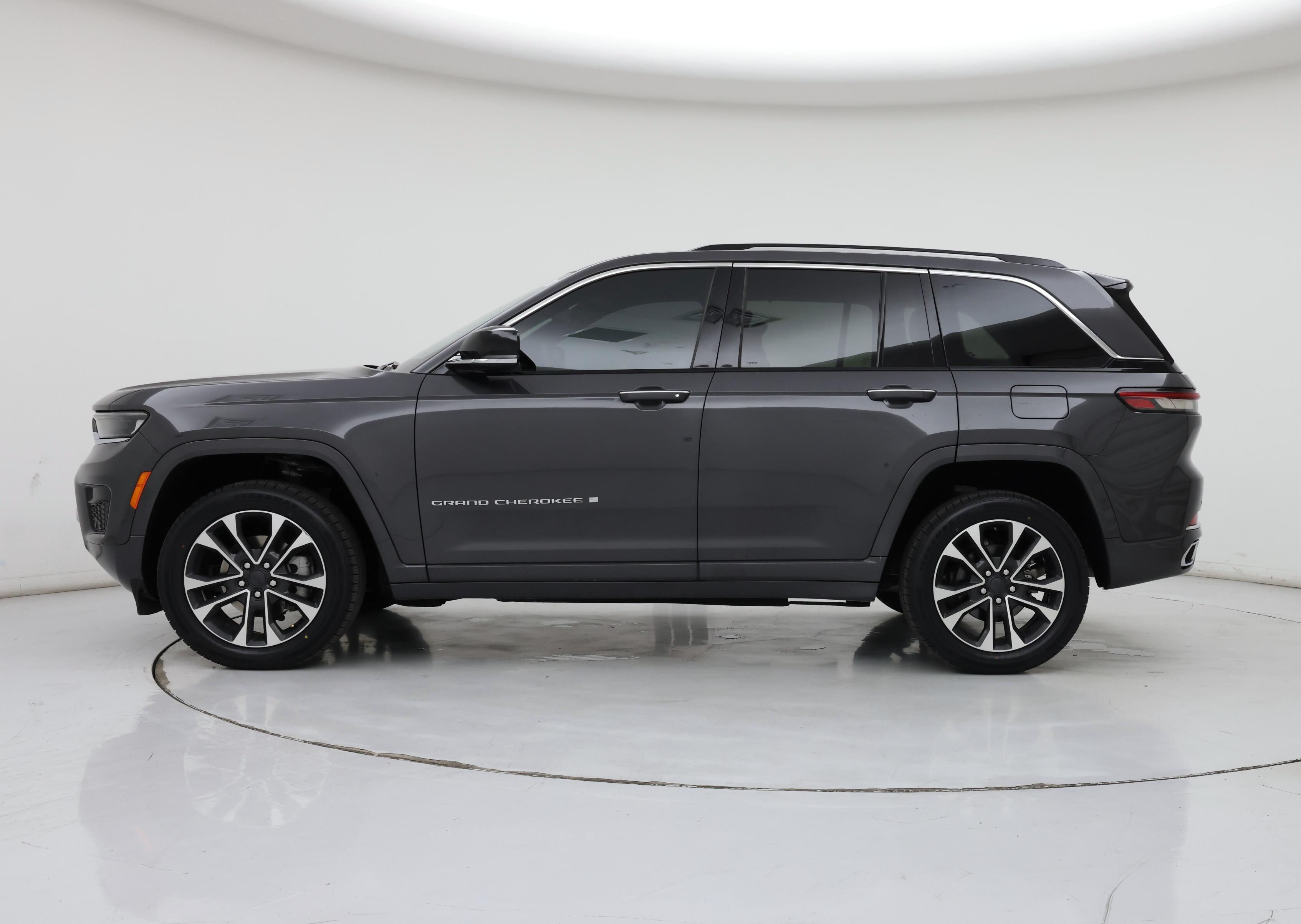 Thumbnail: 2022 Jeep Grand Cherokee - 3