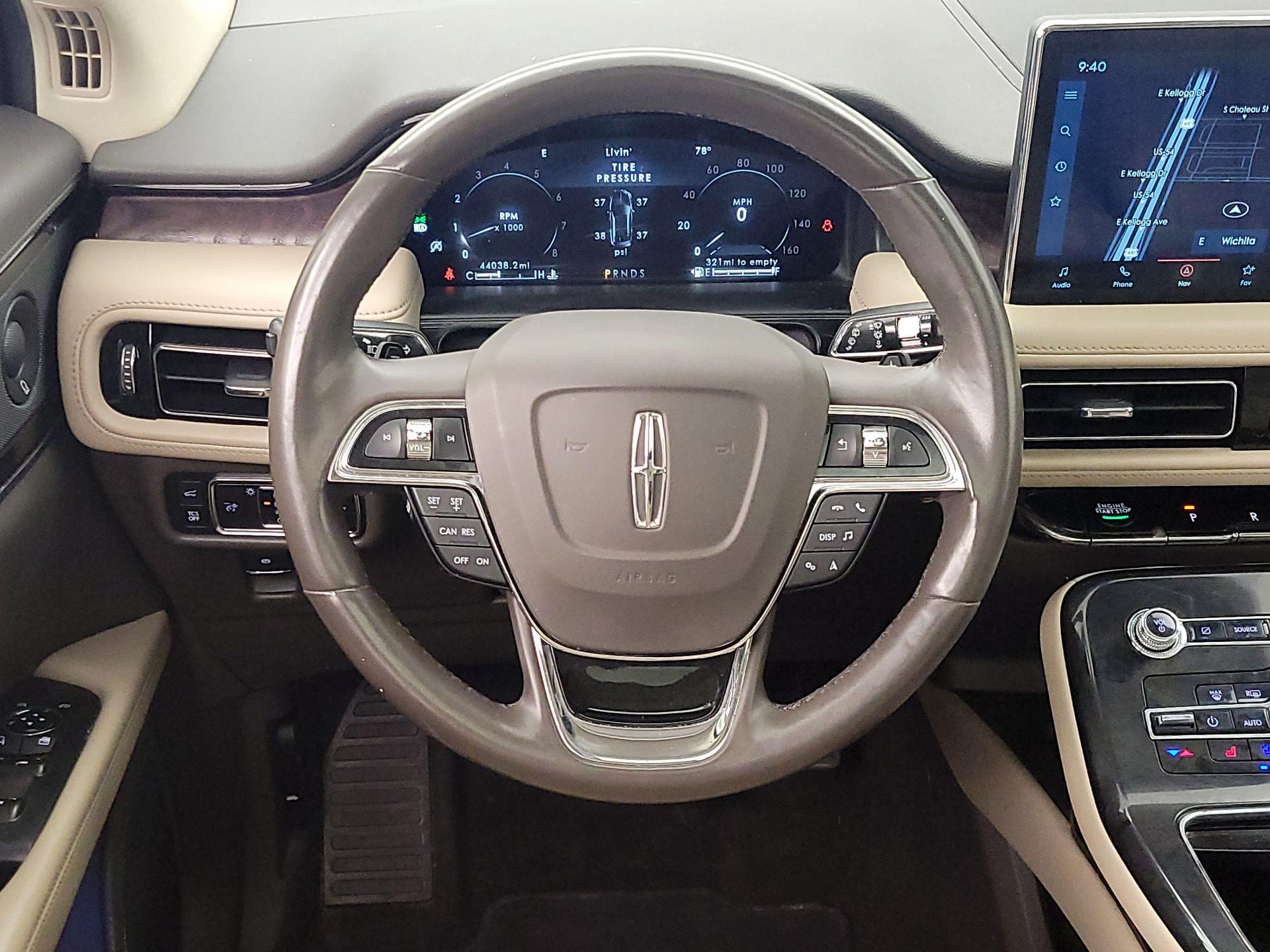 Thumbnail: 2023 Lincoln Nautilus - 10