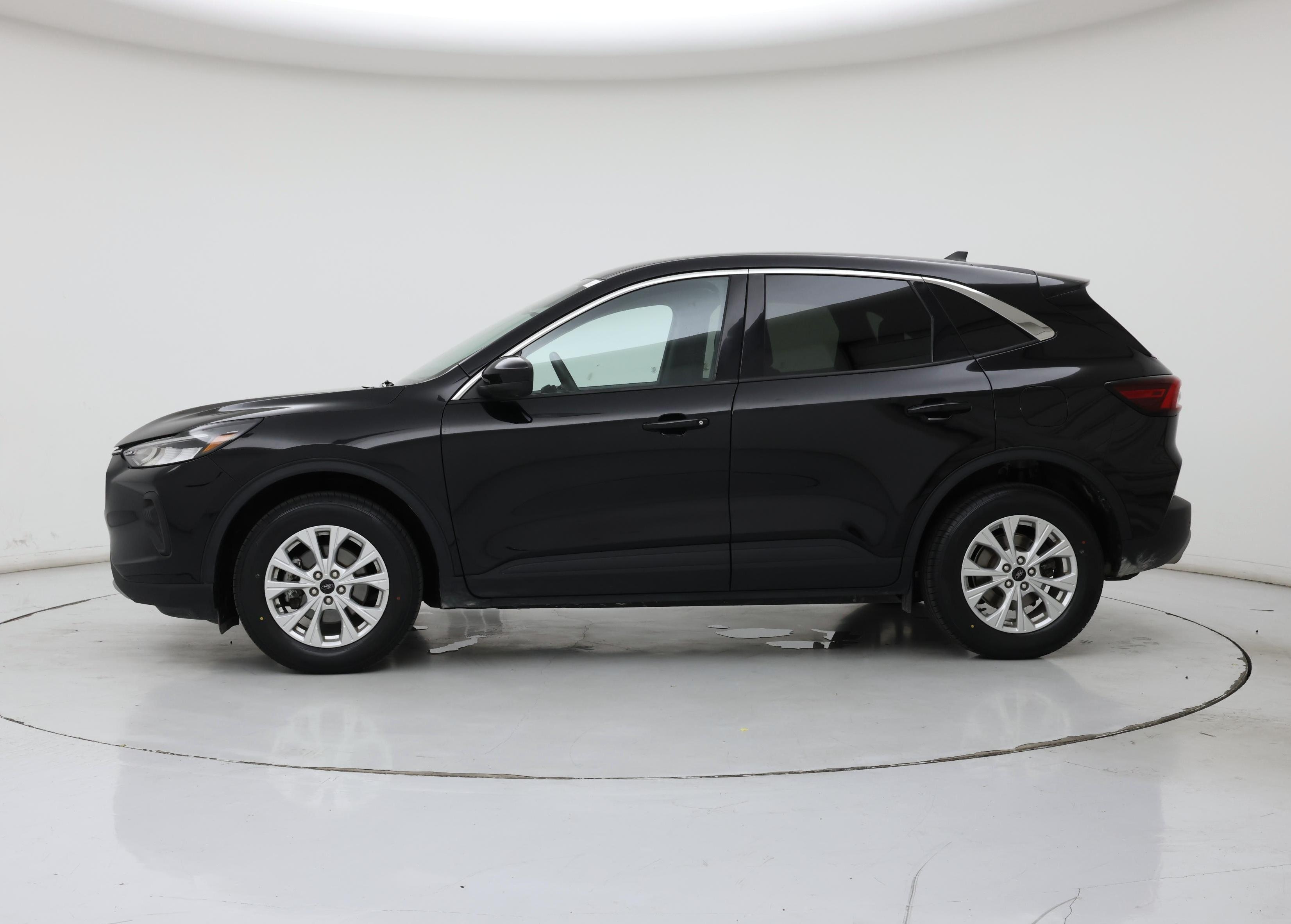 Thumbnail: 2023 Ford Escape - 3