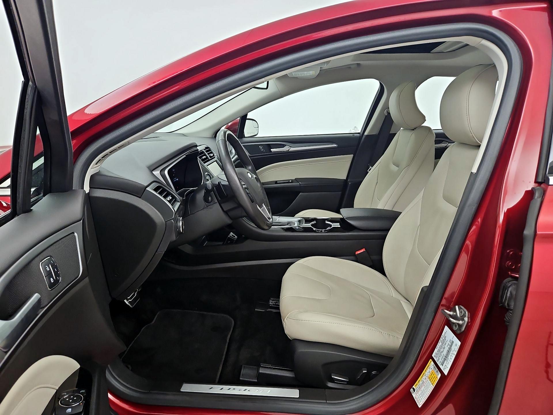 Thumbnail: 2016 Ford Fusion - 11