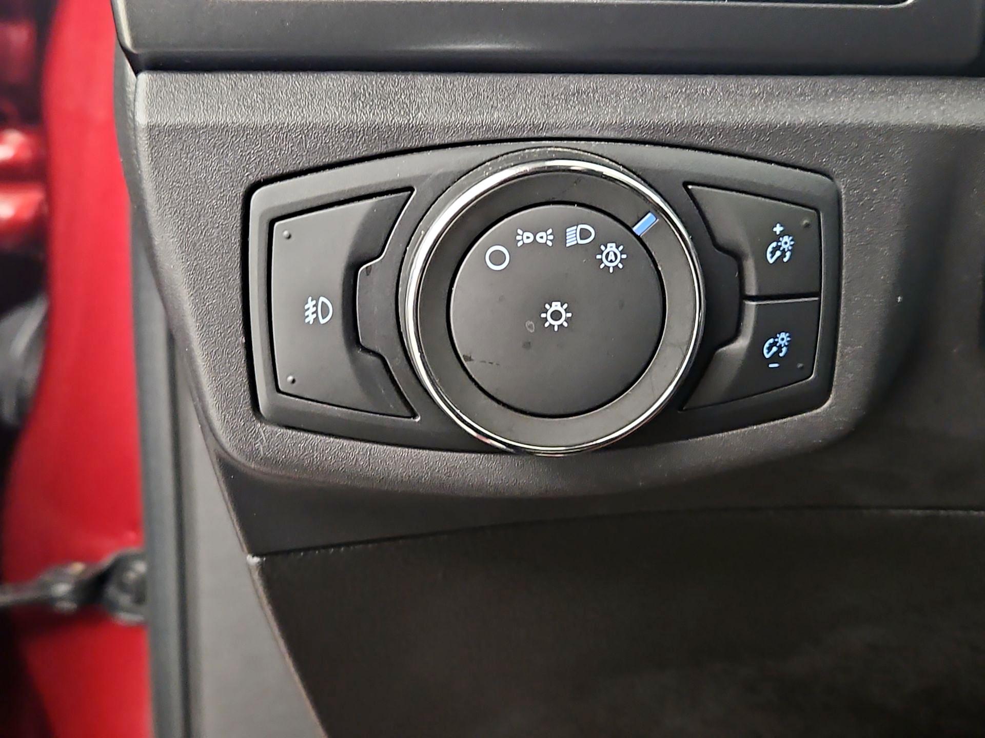 Thumbnail: 2016 Ford Fusion - 13