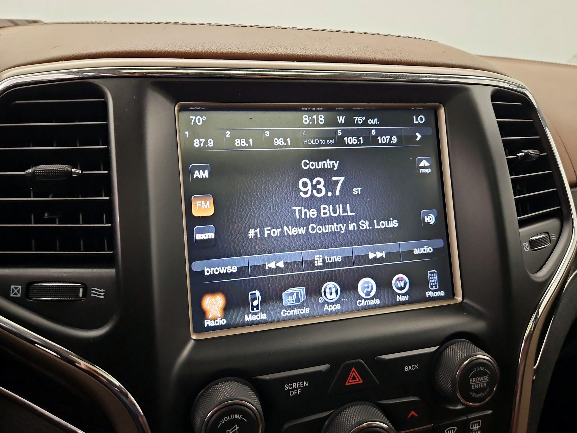 Thumbnail: 2015 Jeep Grand Cherokee - 16