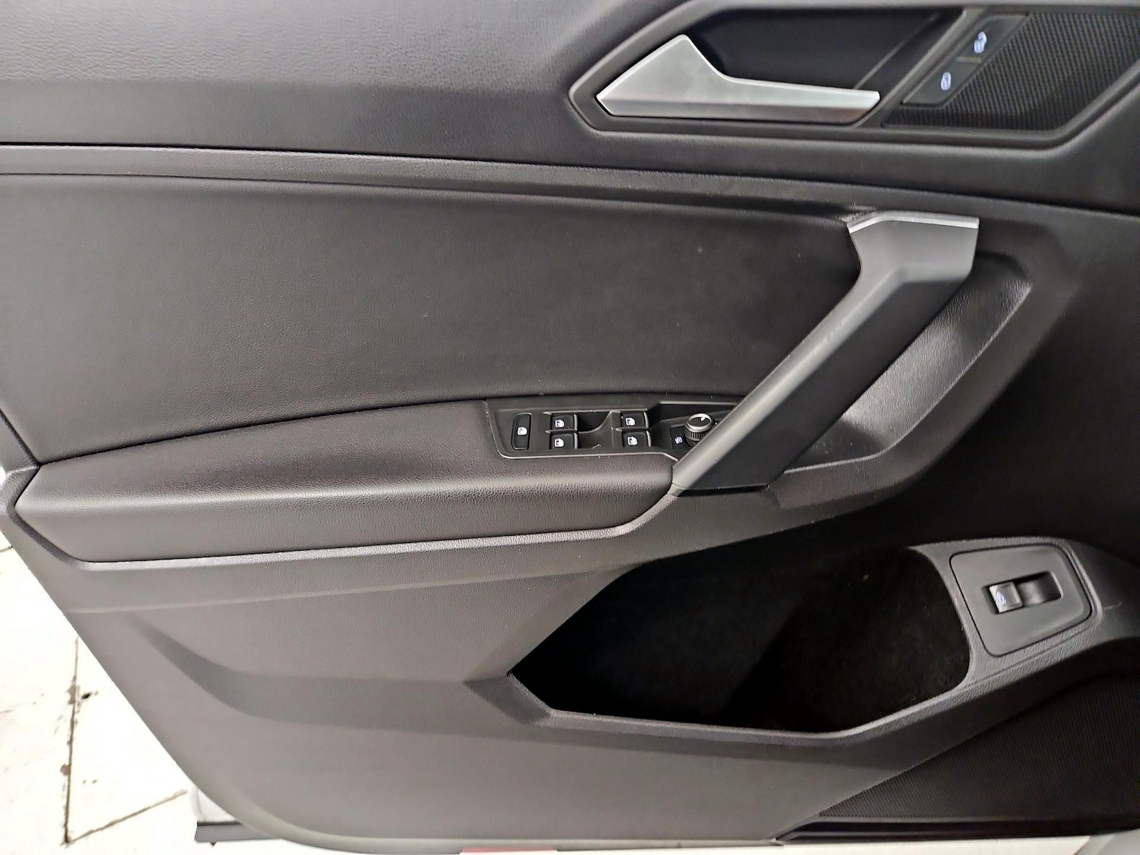 2019 Volkswagen Tiguan SEL R-Line - Photo 13