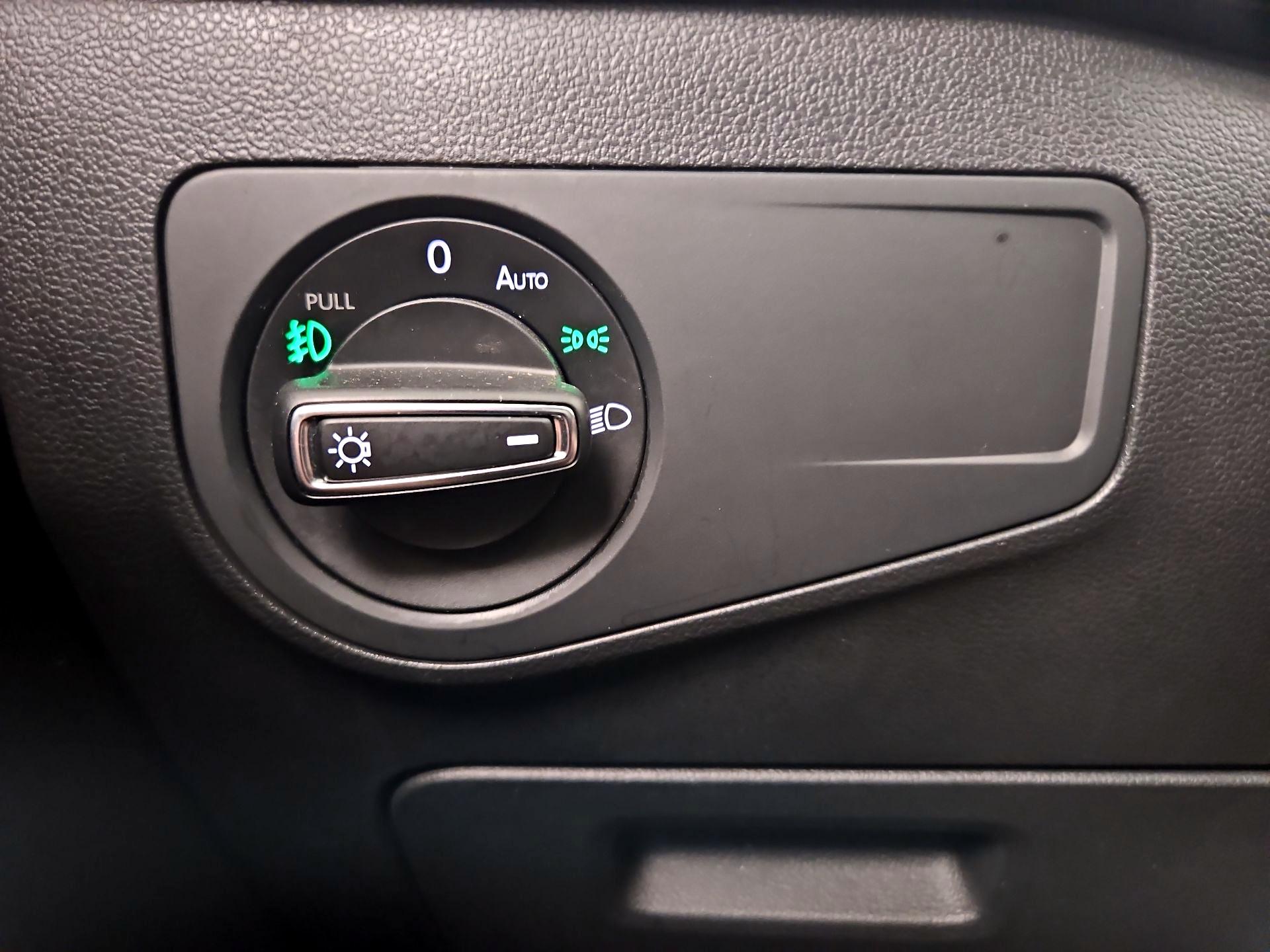 Thumbnail: 2019 Volkswagen Tiguan - 13