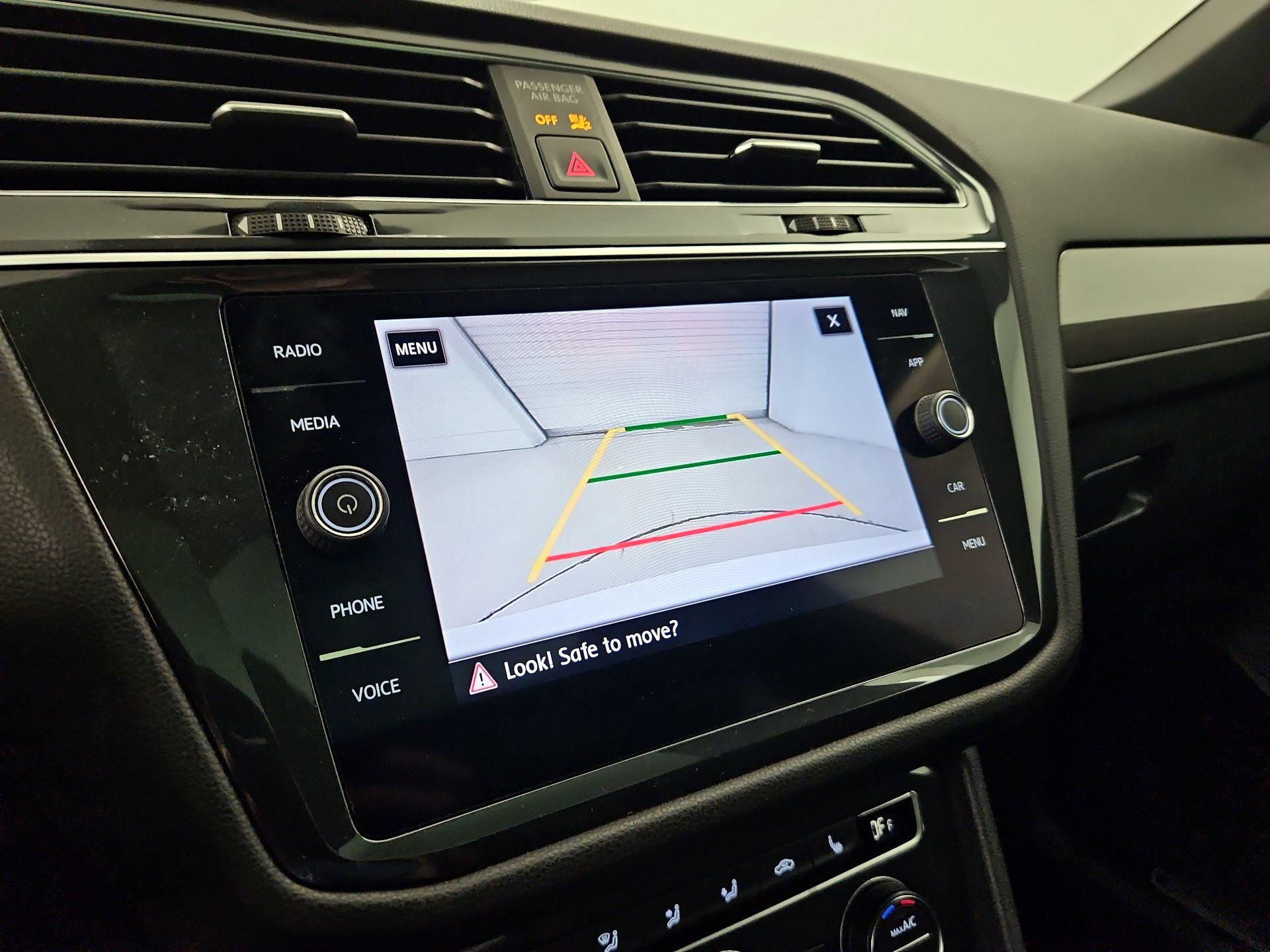 Thumbnail: 2019 Volkswagen Tiguan - 15