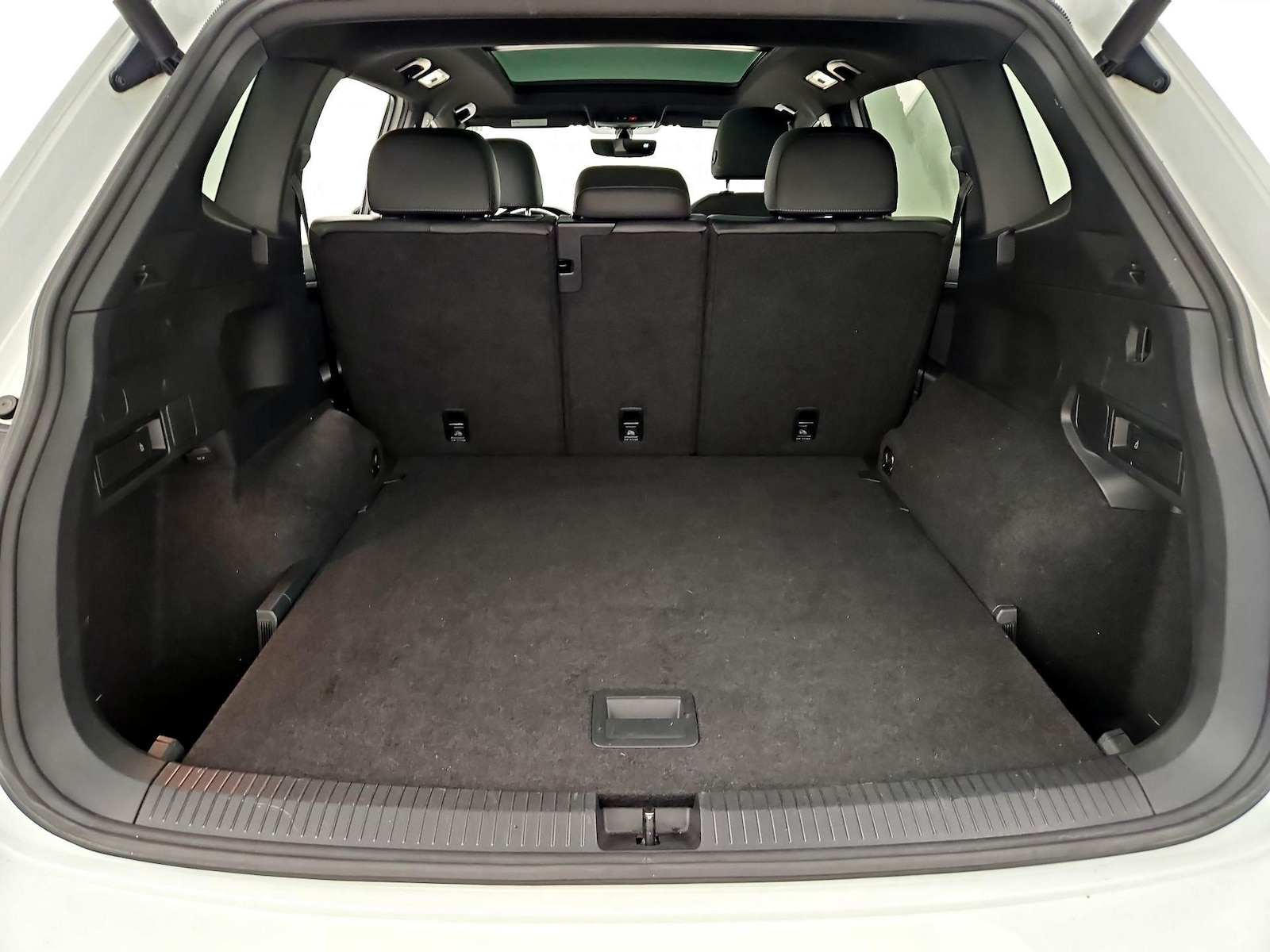 2019 Volkswagen Tiguan SEL R-Line - Photo 23